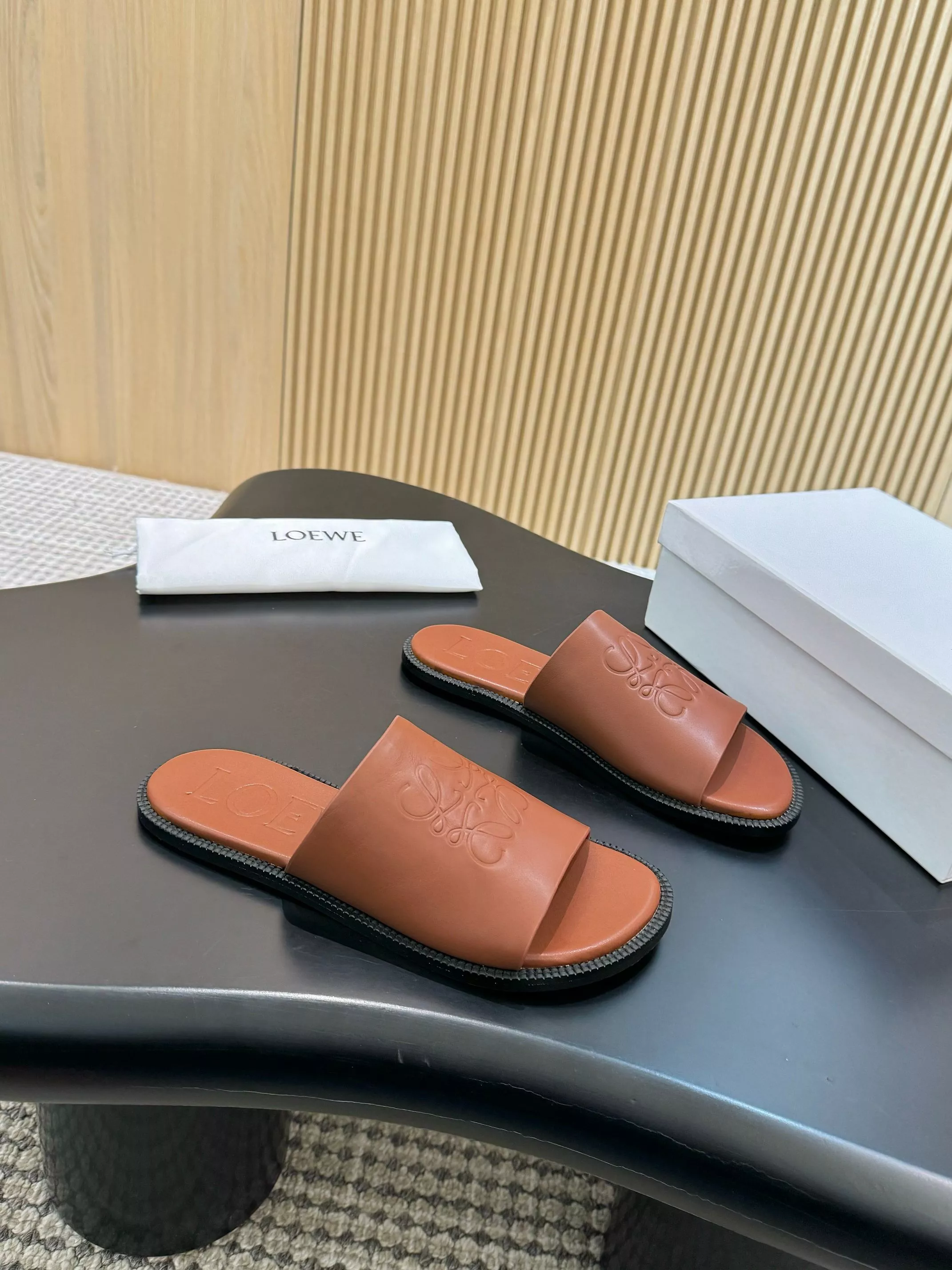 Elegant 675 LOEWE Slippers For Men