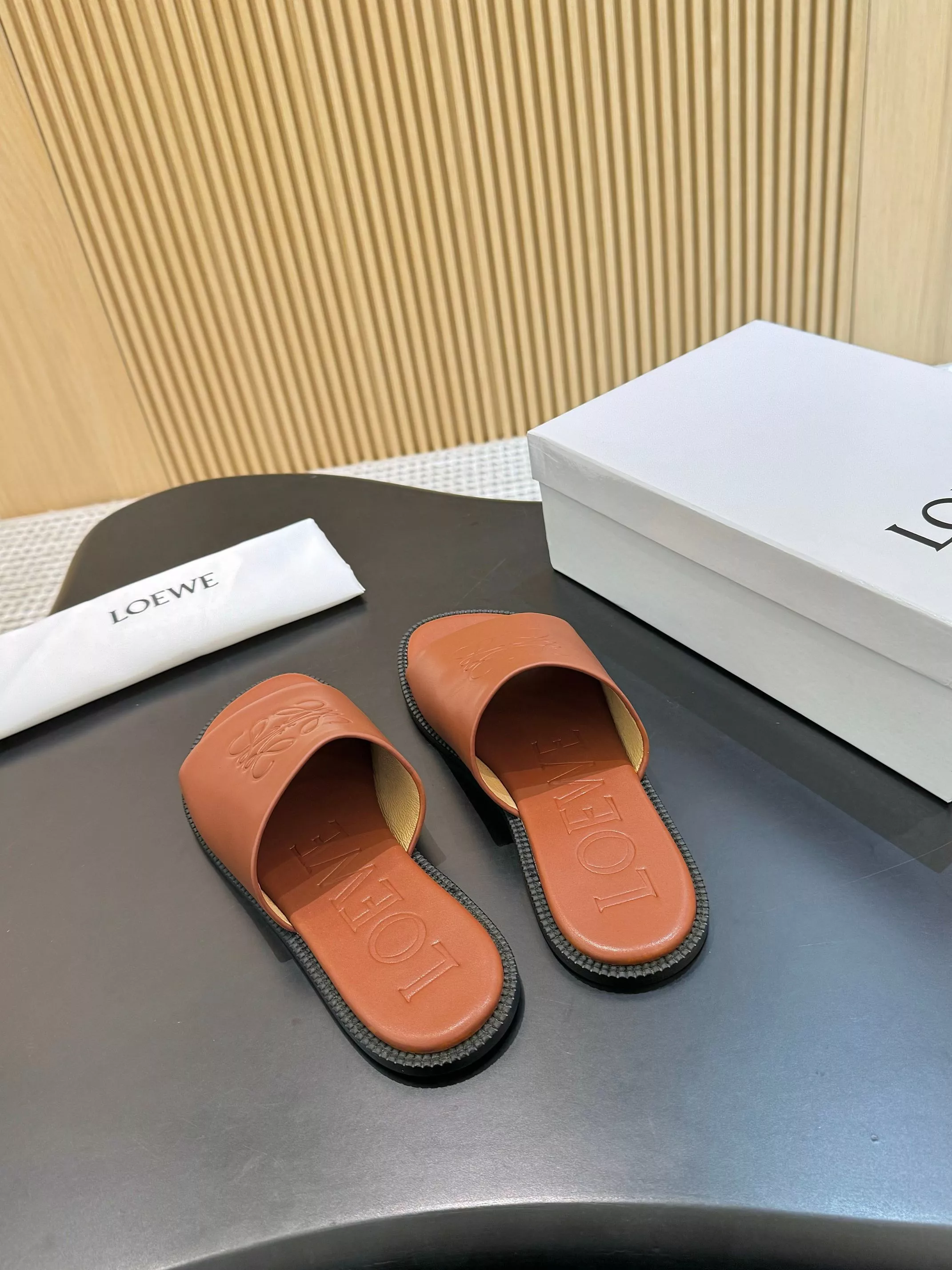 Elegant 675 LOEWE Slippers For Men