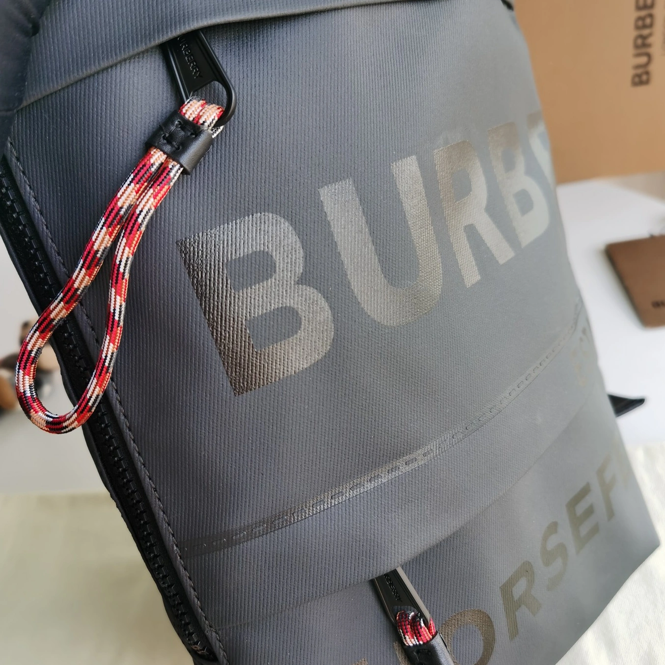 Elegant 6805 Burberry AAA Man Messenger Bags