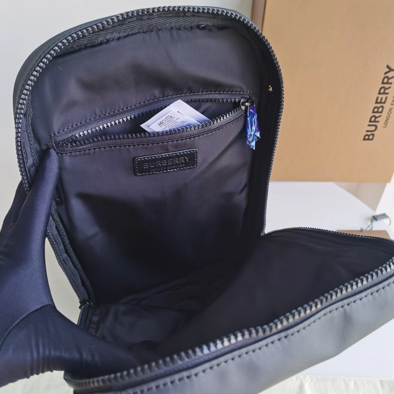 Elegant 6805 Burberry AAA Man Messenger Bags