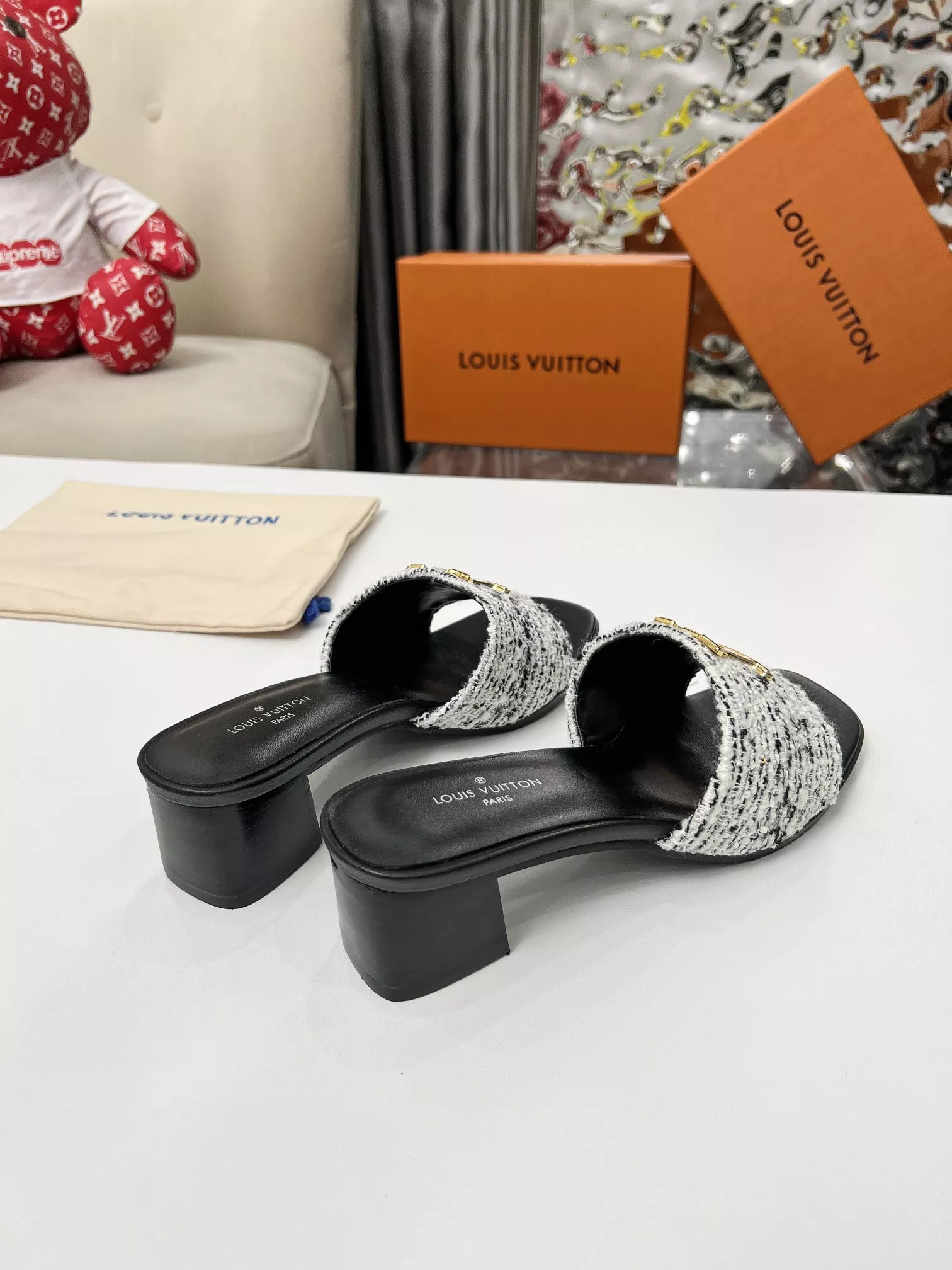 Elegant 6935 Louis Vuitton Slippers For Women