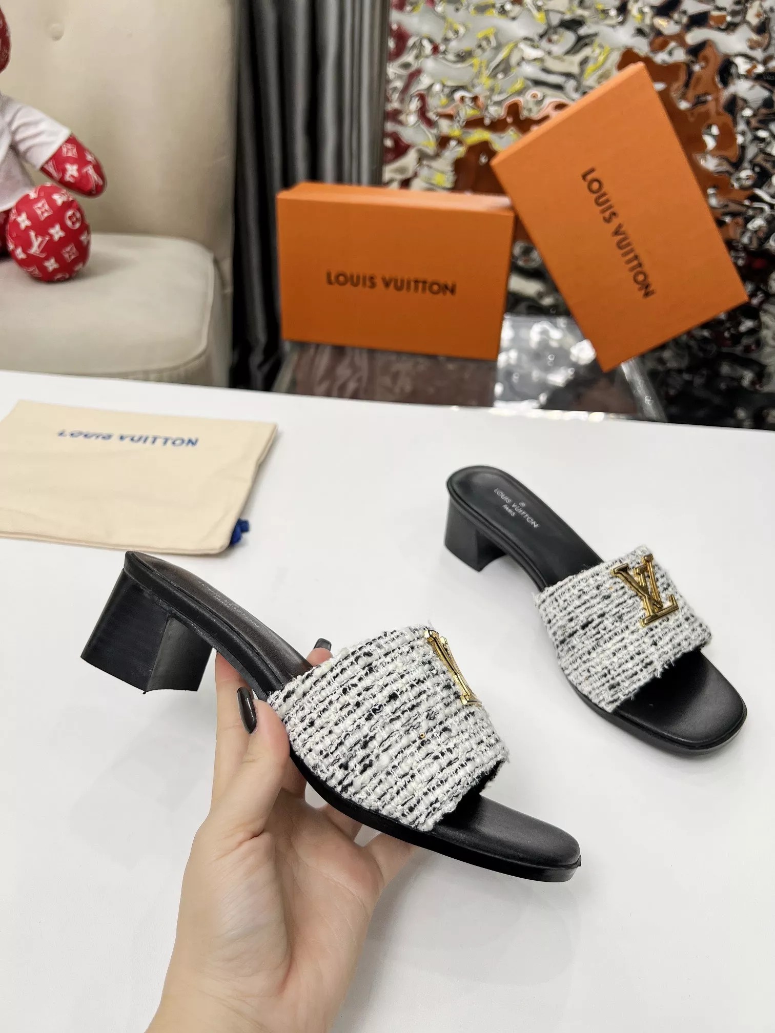 Elegant 6935 Louis Vuitton Slippers For Women