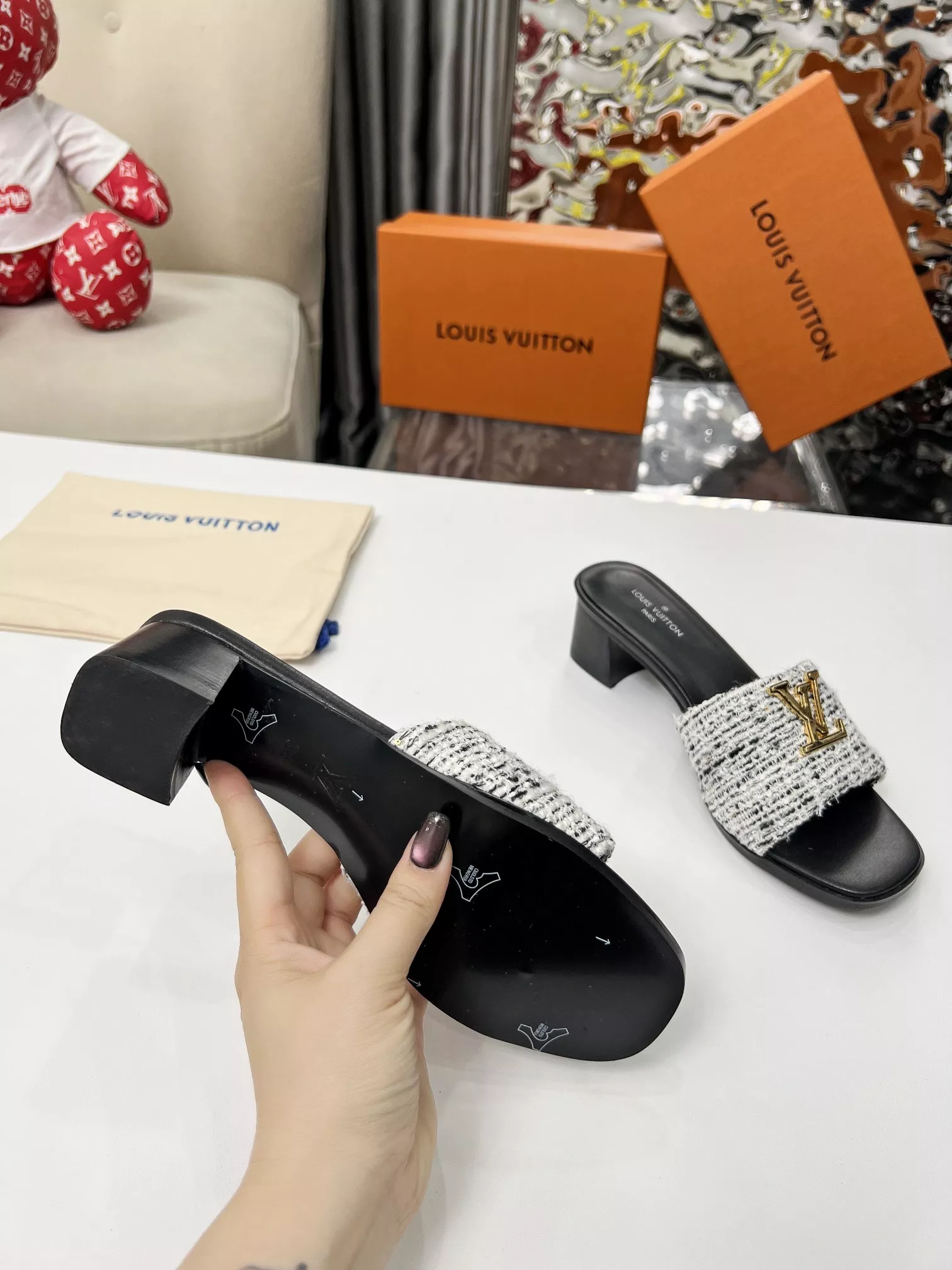 Elegant 6935 Louis Vuitton Slippers For Women