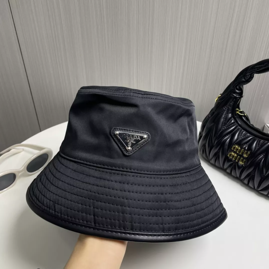 Elegant 7212 Prada Caps