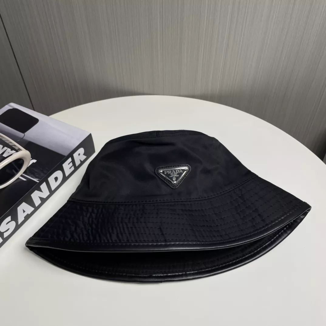 Elegant 7212 Prada Caps