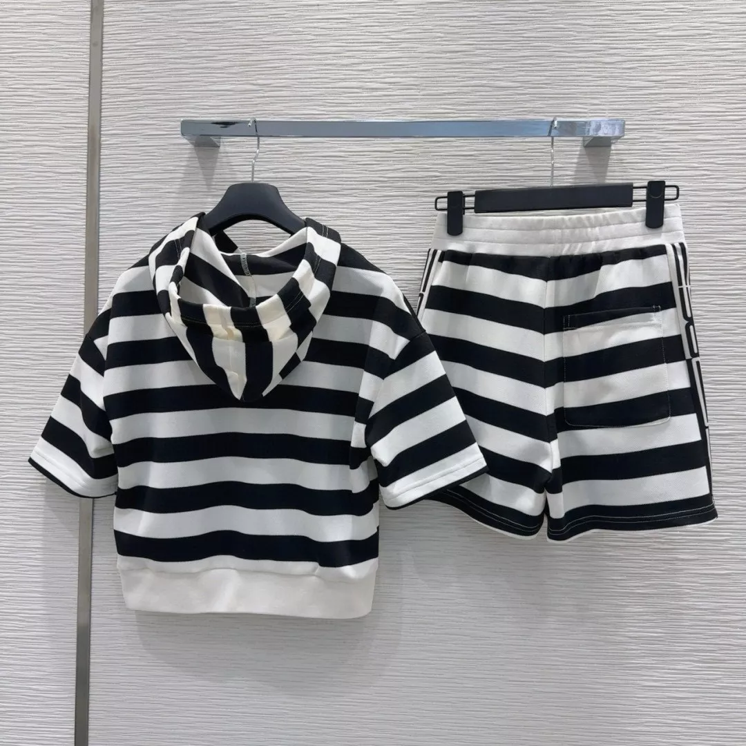 Elegant 7525 Christian Dior Tracksuits Short Sleeved For Women