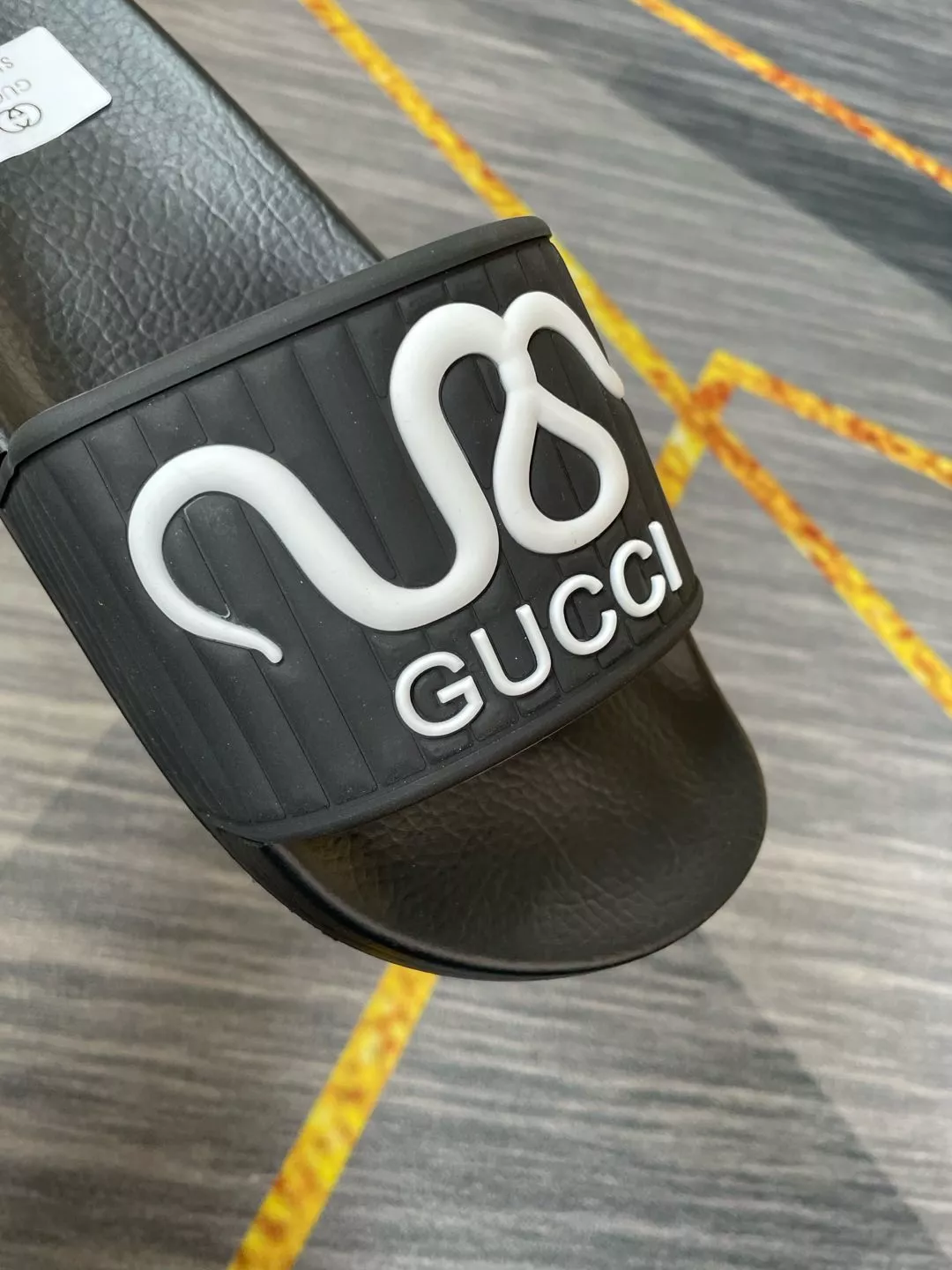 Elegant 7568 Gucci Slippers For Men