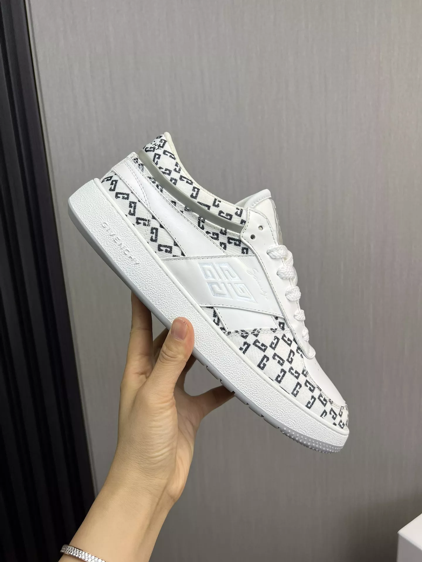 Elegant 7623 Givenchy Casual Shoes For Men