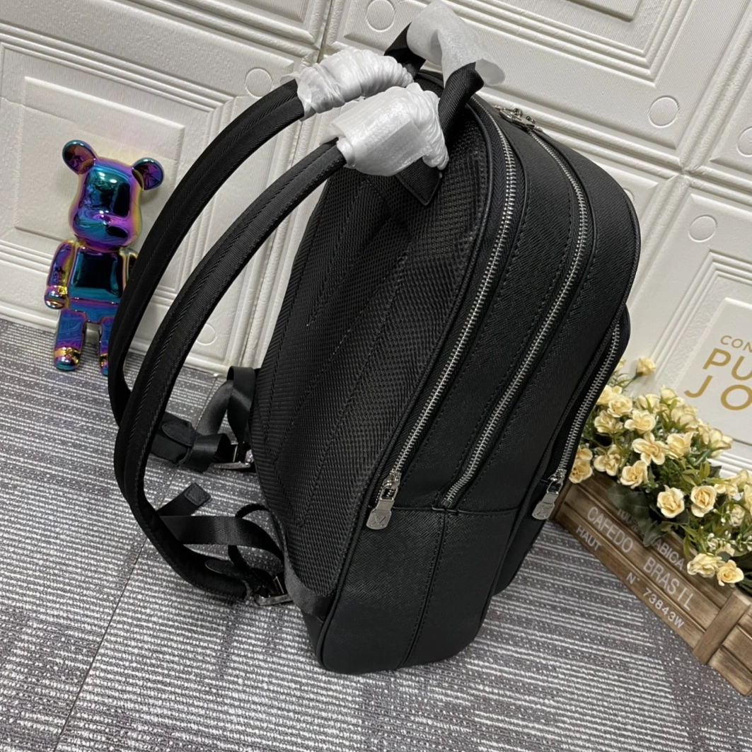 Elegant 7710 Louis Vuitton LV AAA Man Backpacks