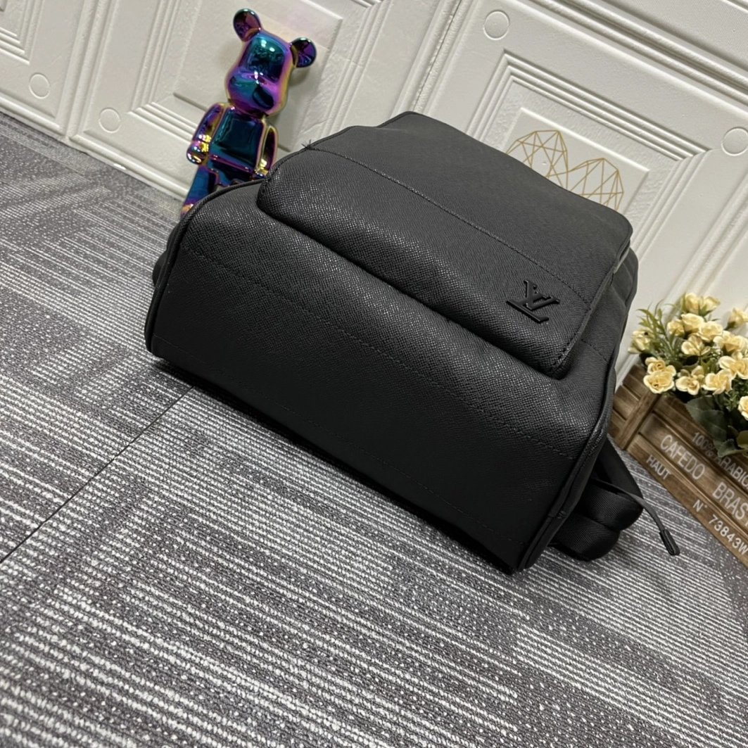Elegant 7710 Louis Vuitton LV AAA Man Backpacks