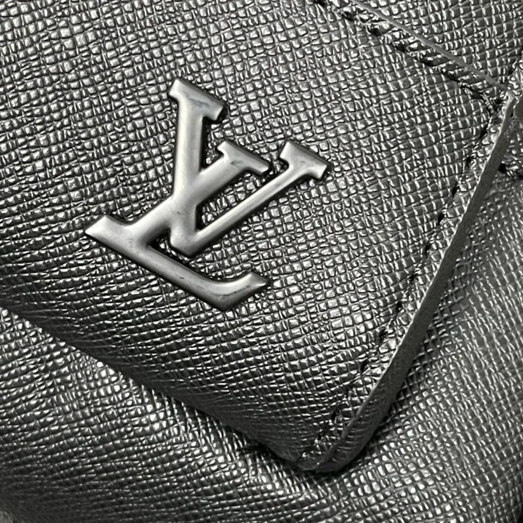 Elegant 7710 Louis Vuitton LV AAA Man Backpacks
