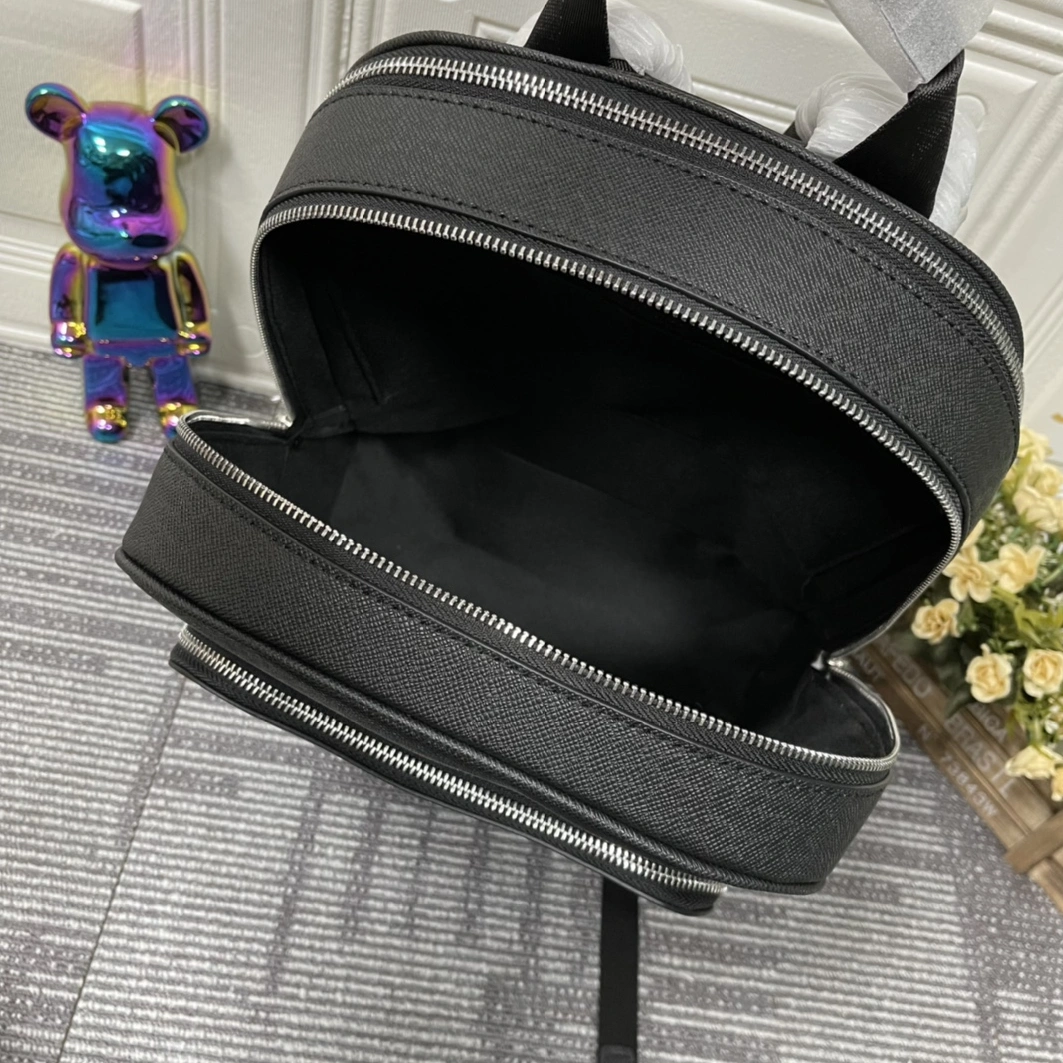 Elegant 7710 Louis Vuitton LV AAA Man Backpacks