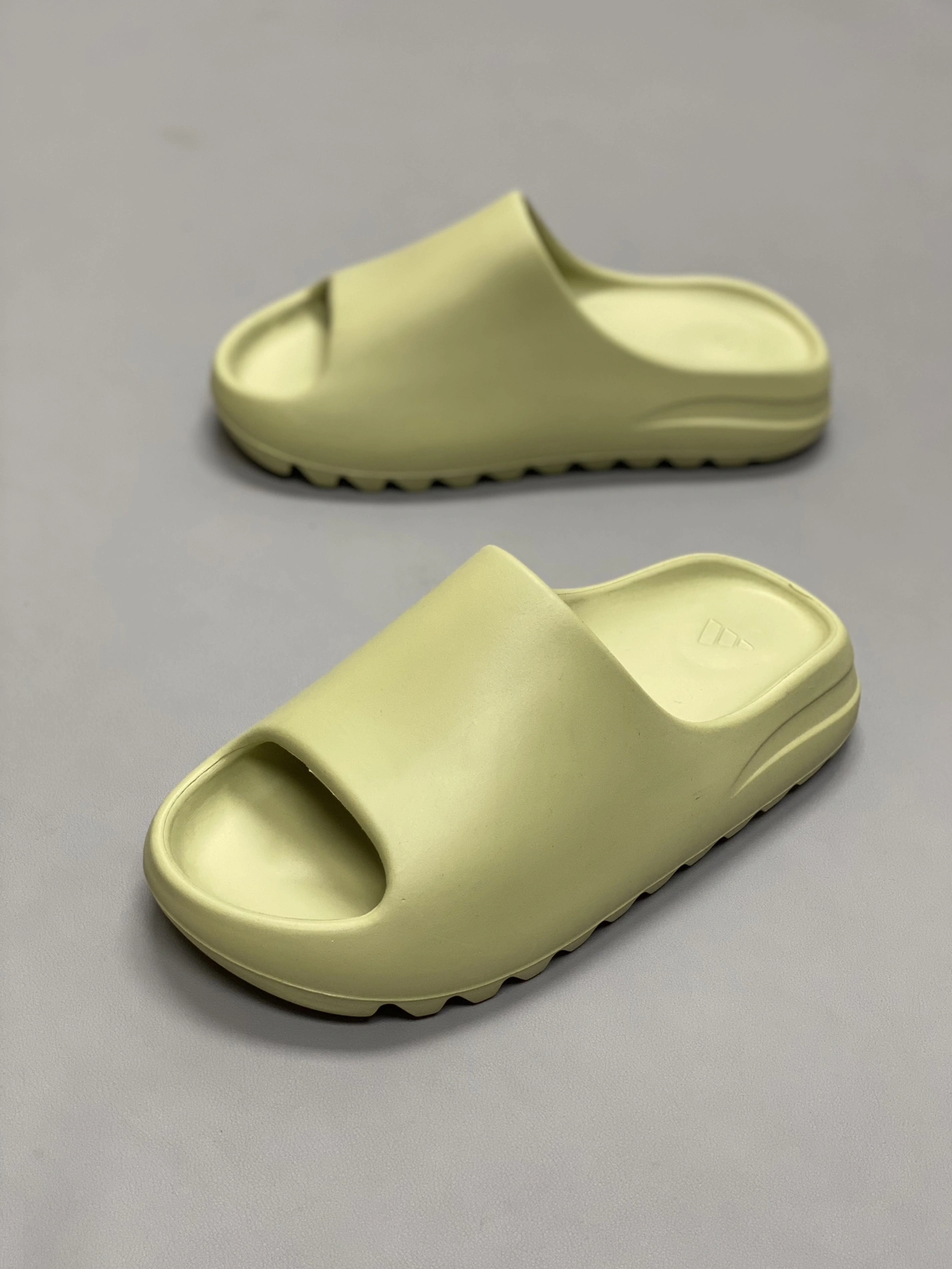 Elegant 7799 Adidas Yeezy Slippers For Men