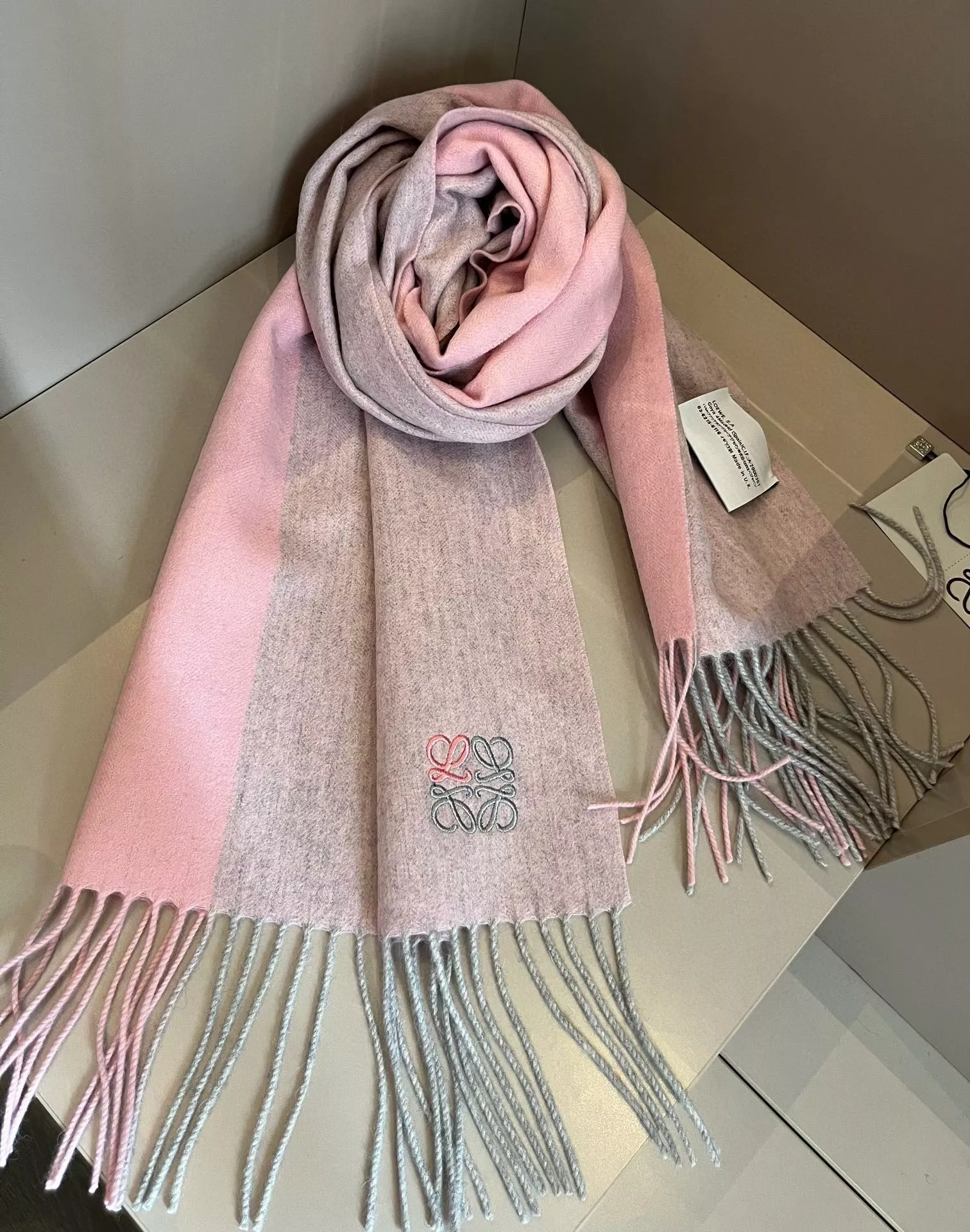 Elegant 8077 LOEWE Scarf For Women