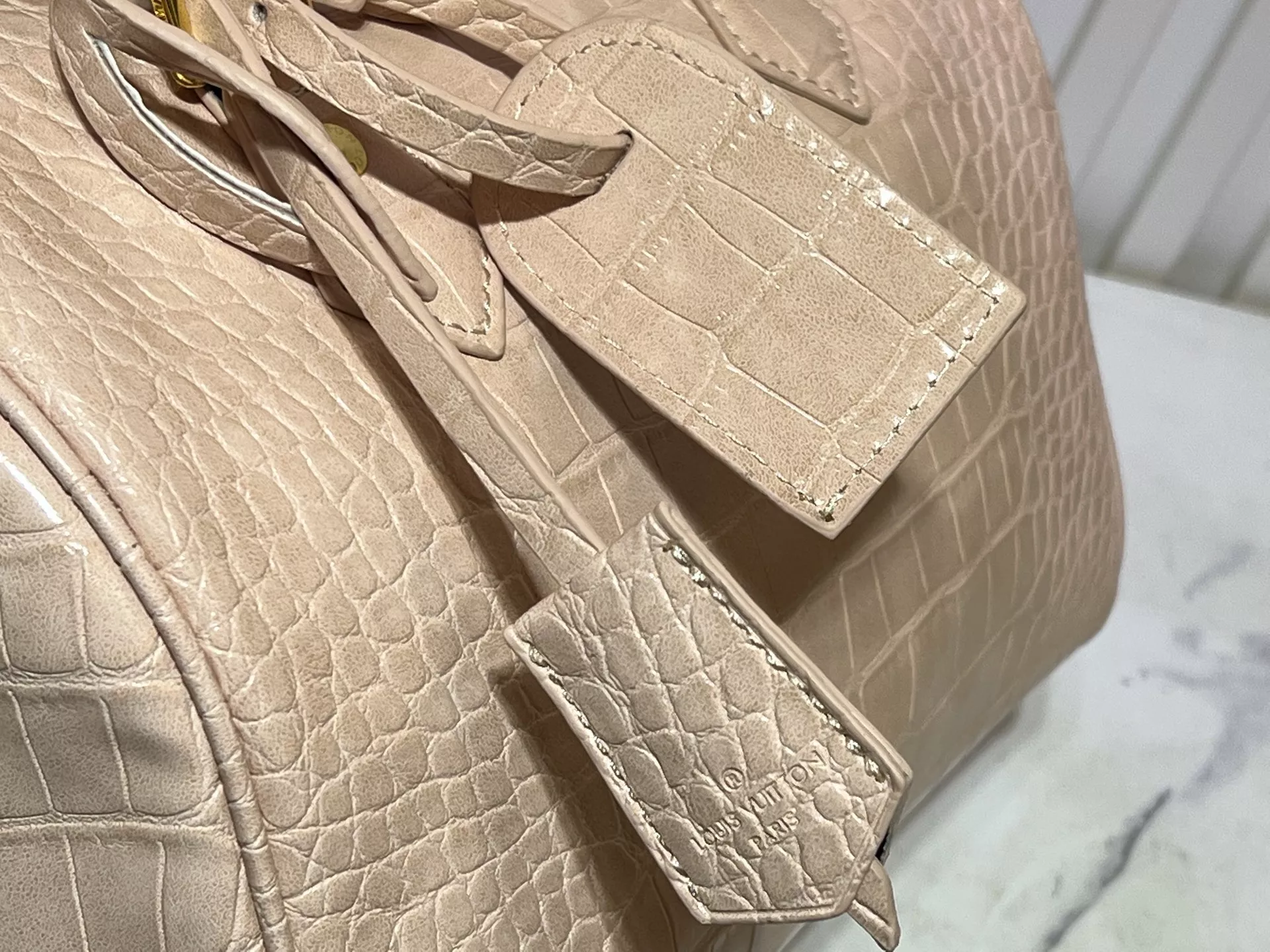 Elegant 8154 Louis Vuitton AAA Quality Handbags For Women