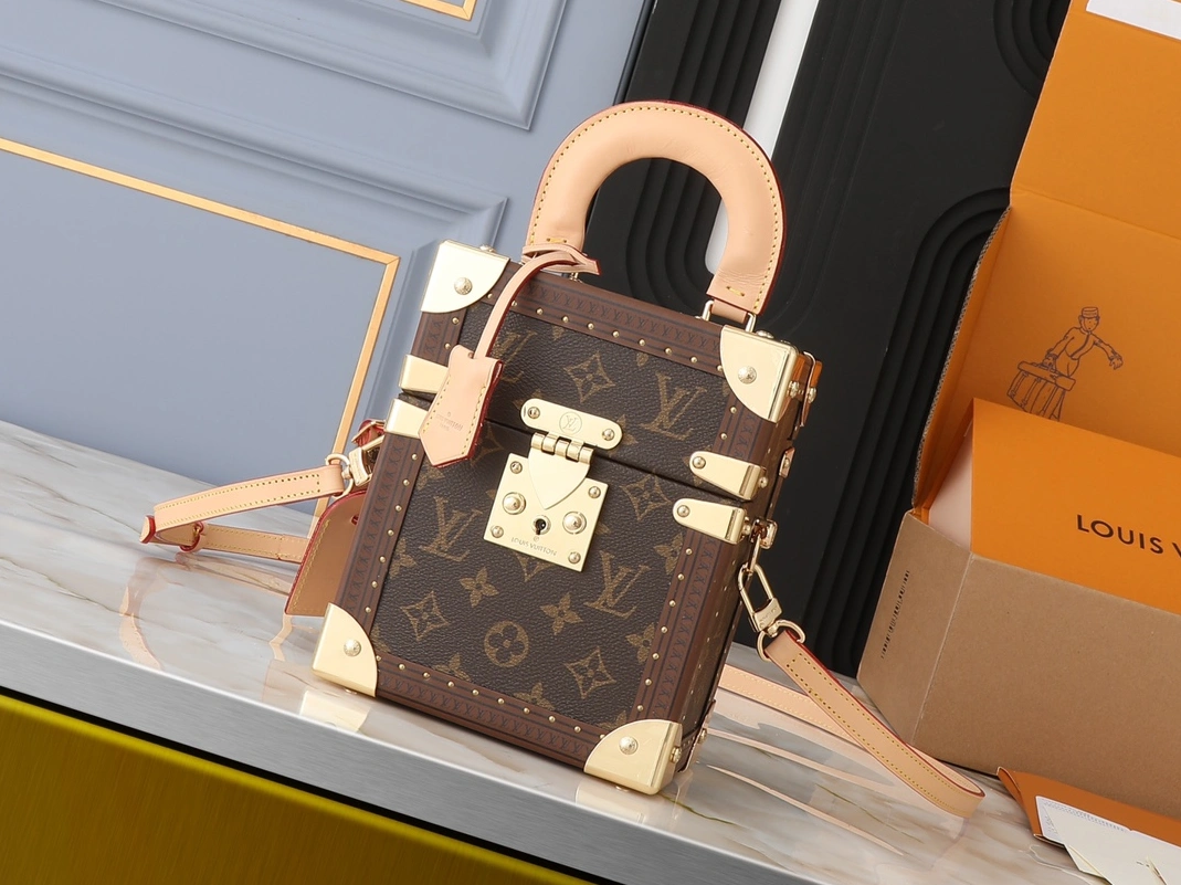 Elegant 817 Louis Vuitton AAA Quality Handbags For Women