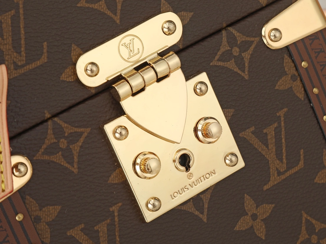 Elegant 817 Louis Vuitton AAA Quality Handbags For Women