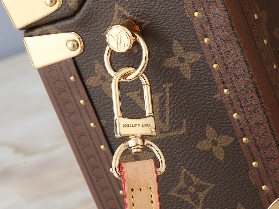 Elegant 817 Louis Vuitton AAA Quality Handbags For Women