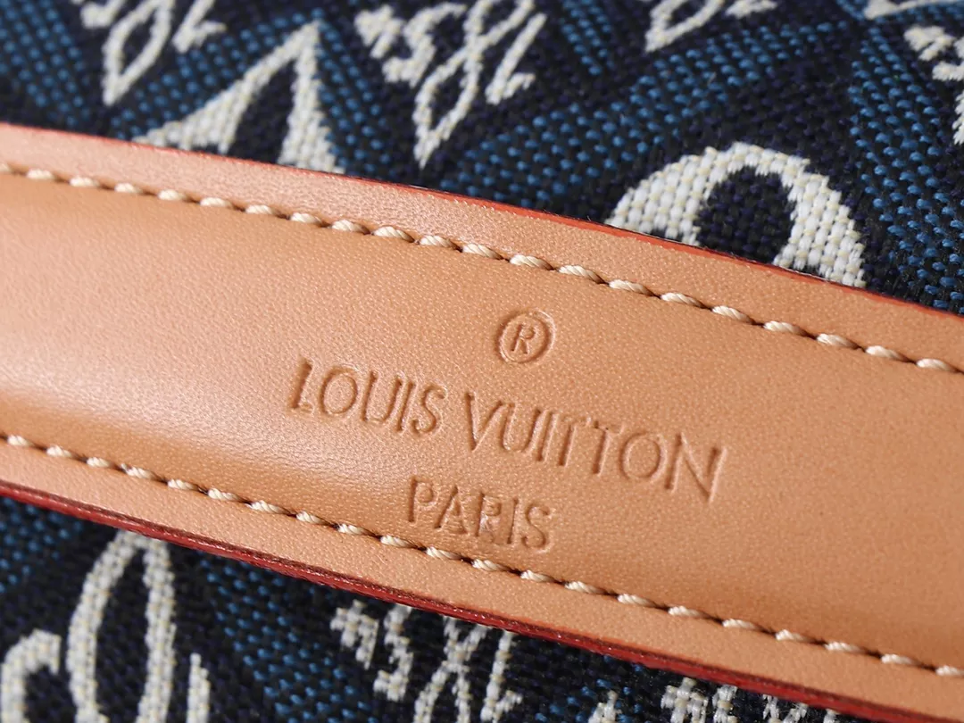 Elegant 8191 Louis Vuitton AAA Quality Messenger Bags For Women