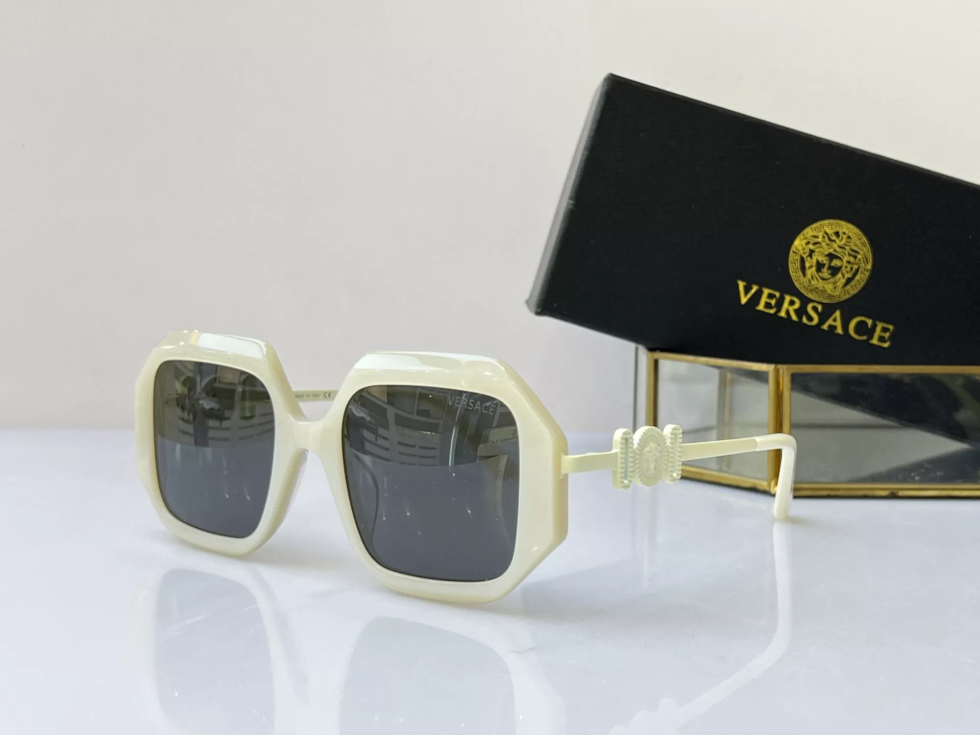 Elegant 8250 Versace AAA Quality Sunglasses
