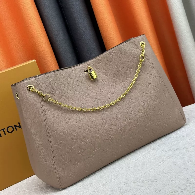 Elegant 8313 Louis Vuitton AAA Quality Messenger Bags For Women