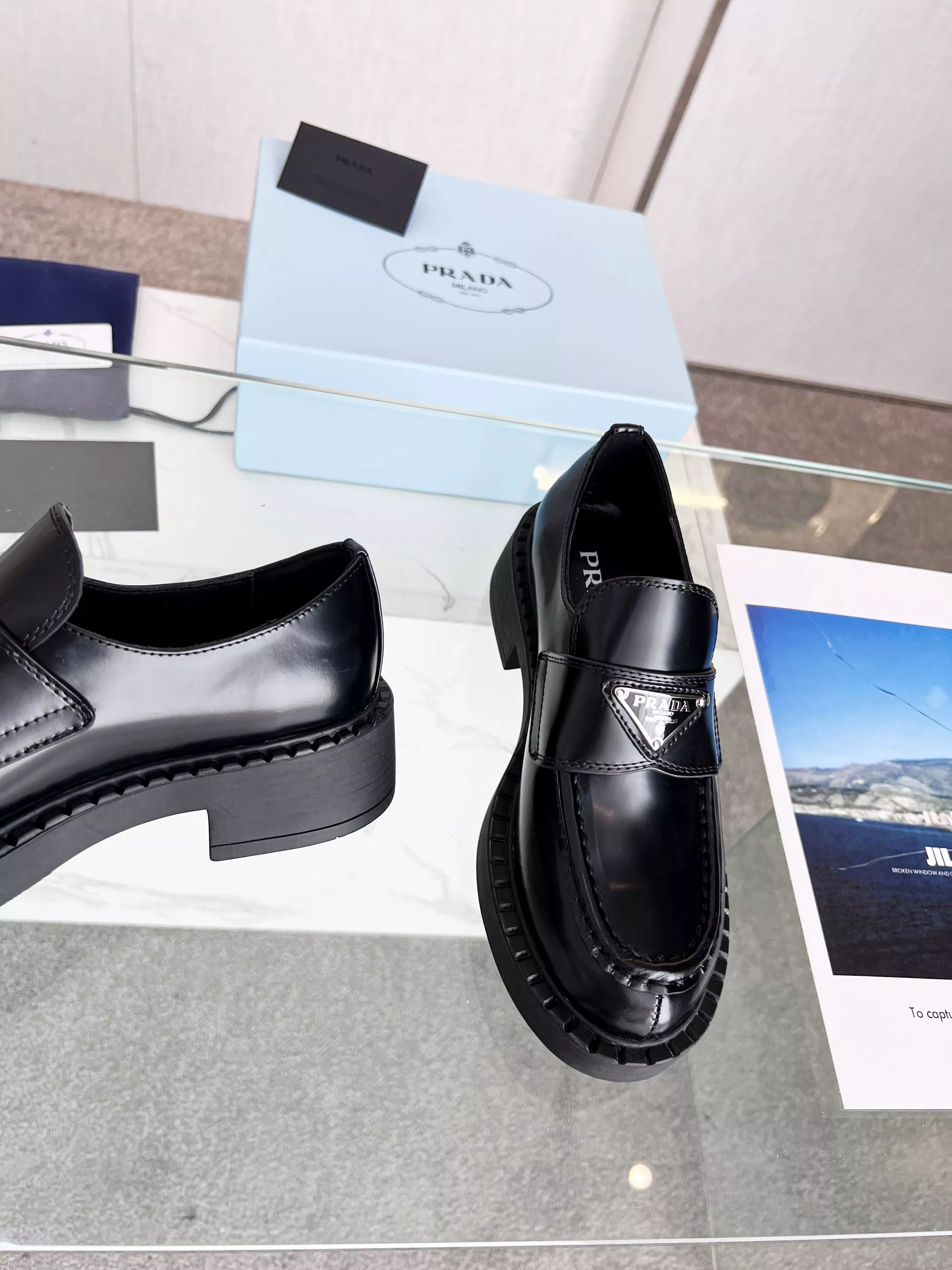 Elegant 8335 Prada Leather Shoes For Women