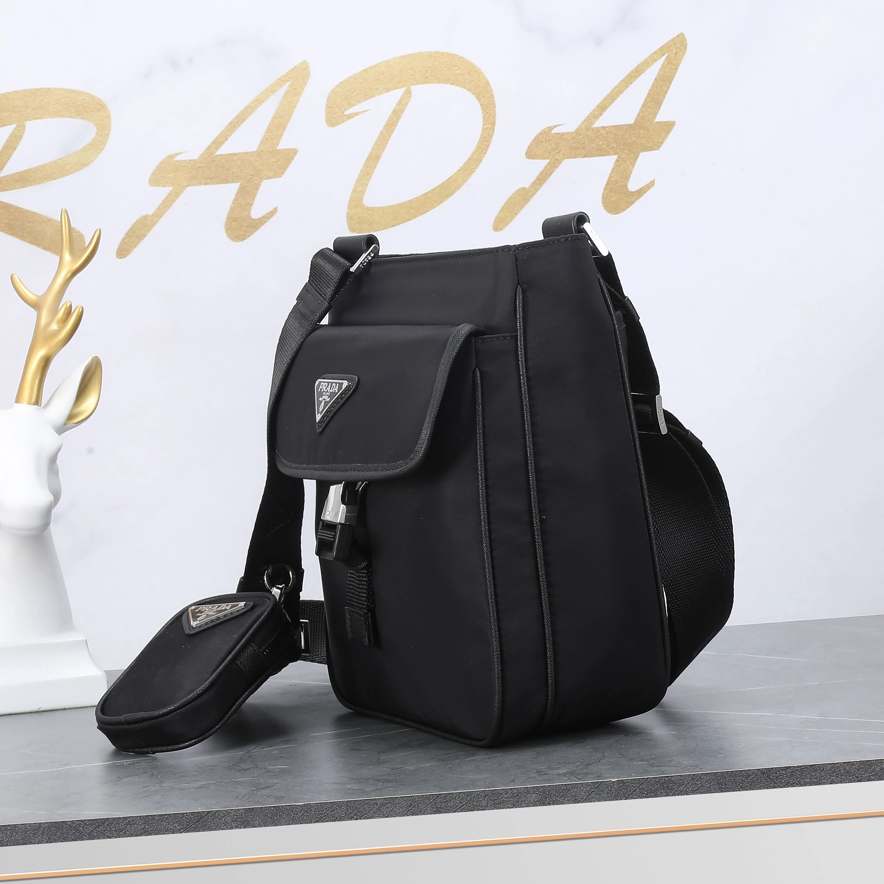 Elegant 8431 Prada AAA Man Messenger Bags