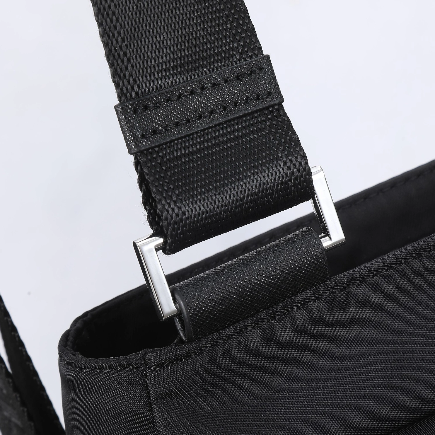 Elegant 8431 Prada AAA Man Messenger Bags