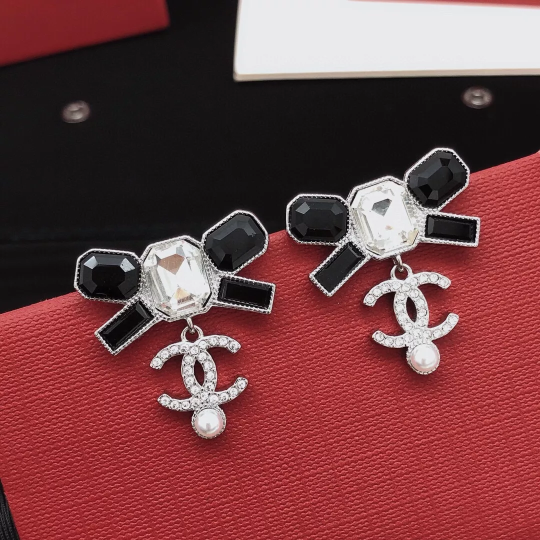 Elegant 8582 Chanel Earrings For Women
