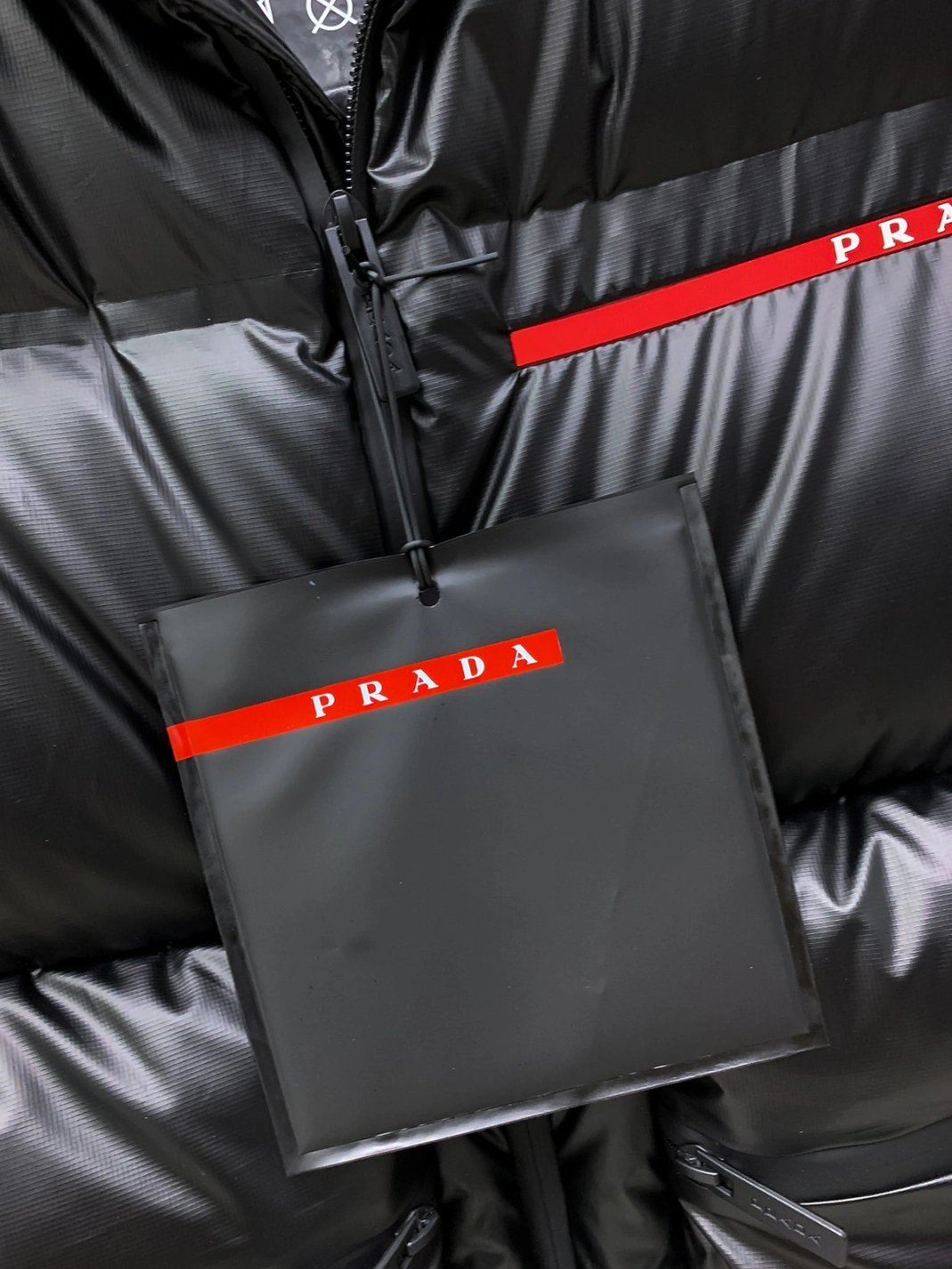 Elegant 8634 Prada Down Feather Coat Long Sleeved For Men