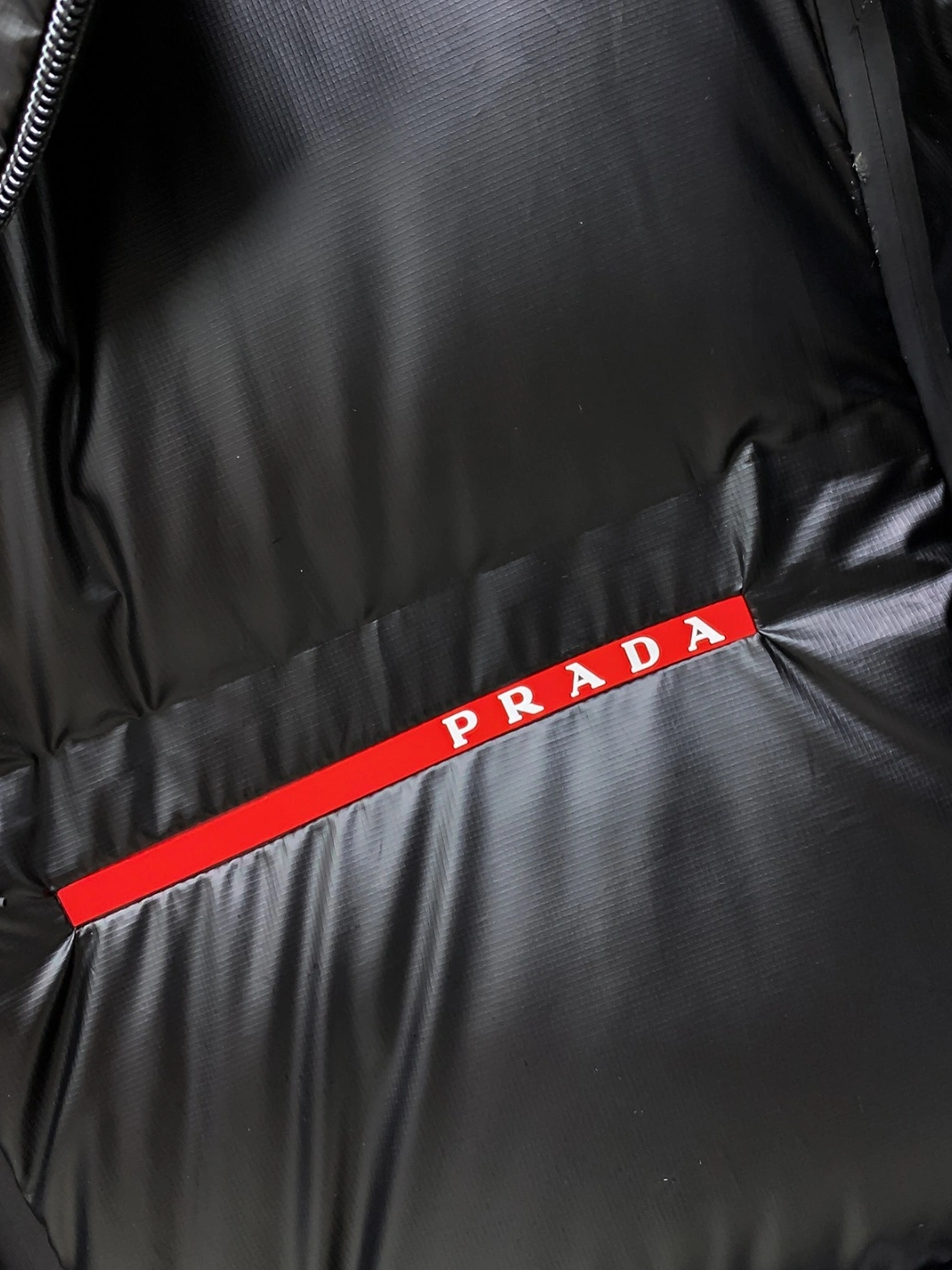 Elegant 8634 Prada Down Feather Coat Long Sleeved For Men