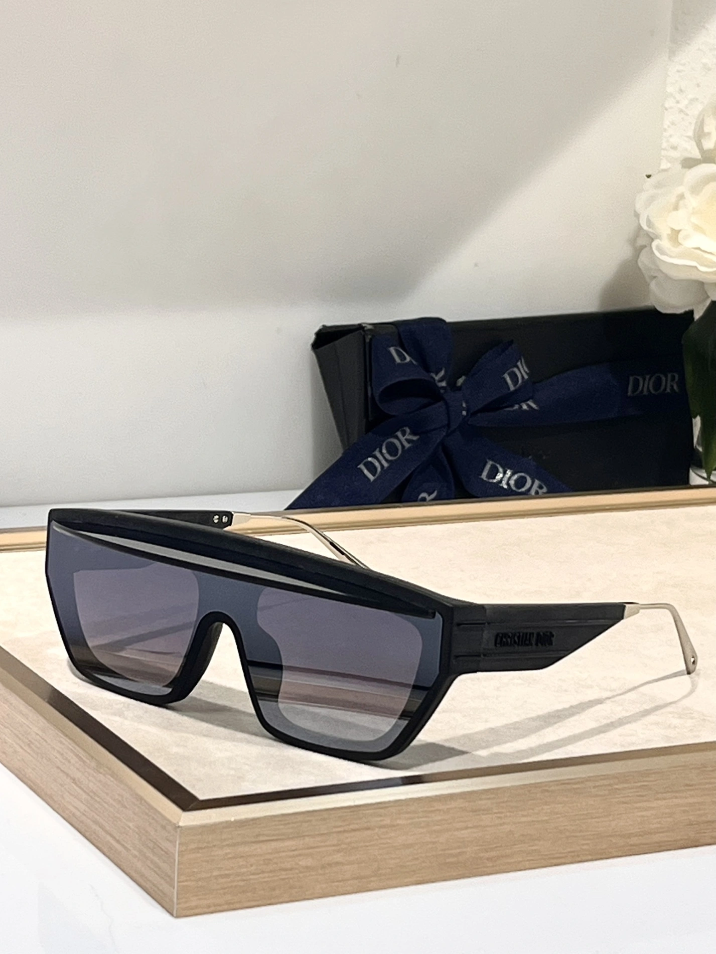 Elegant 8646 Christian Dior AAA Quality Sunglasses