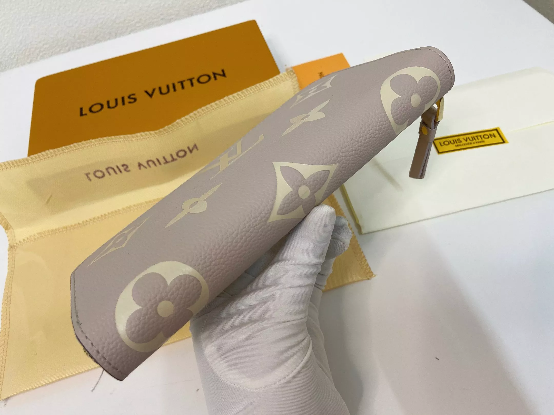 Elegant 8678 Louis Vuitton LV Wallets