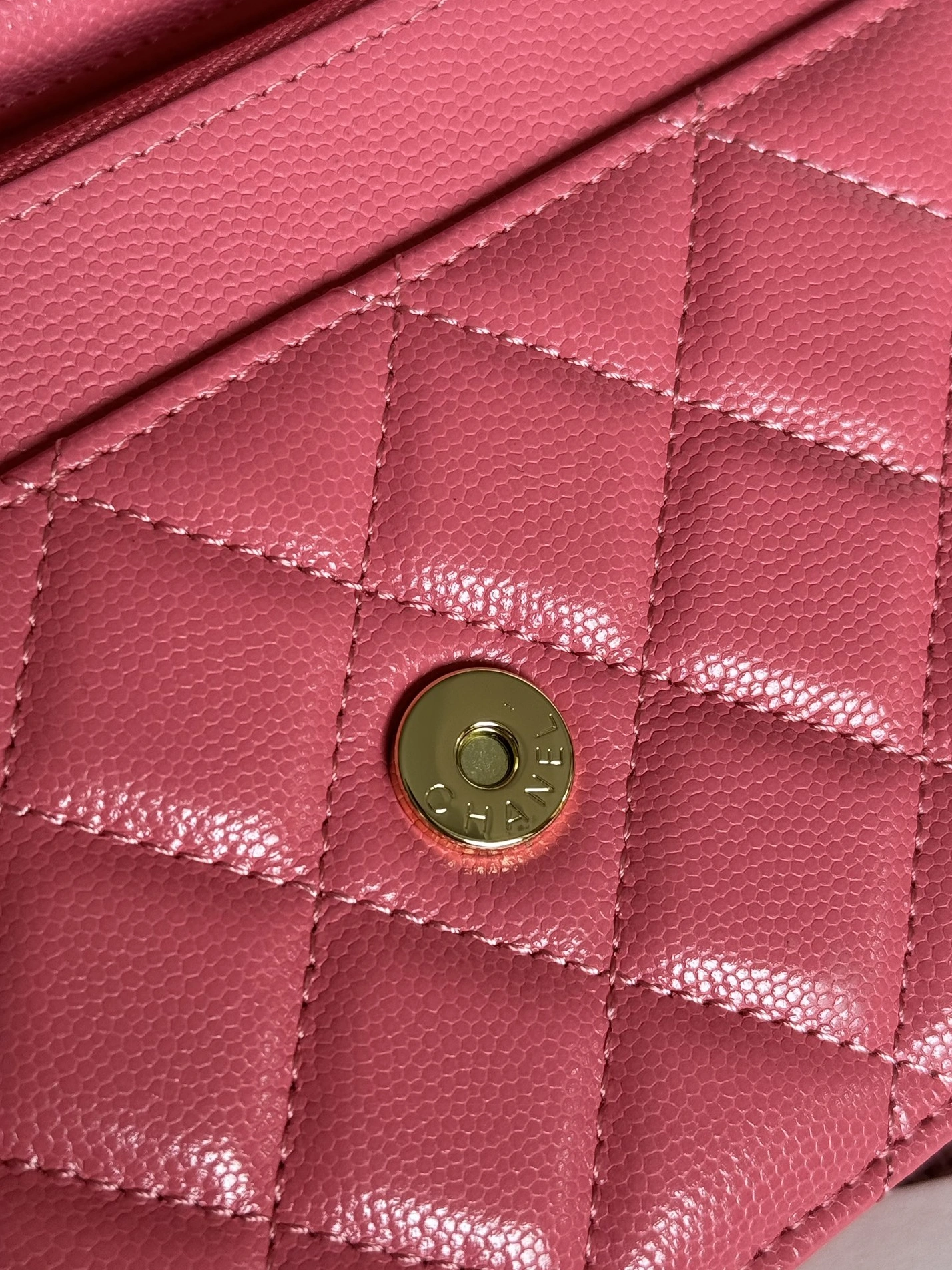 Elegant 8699 Chanel AAA Quality Messenger Bags In Gold For Women