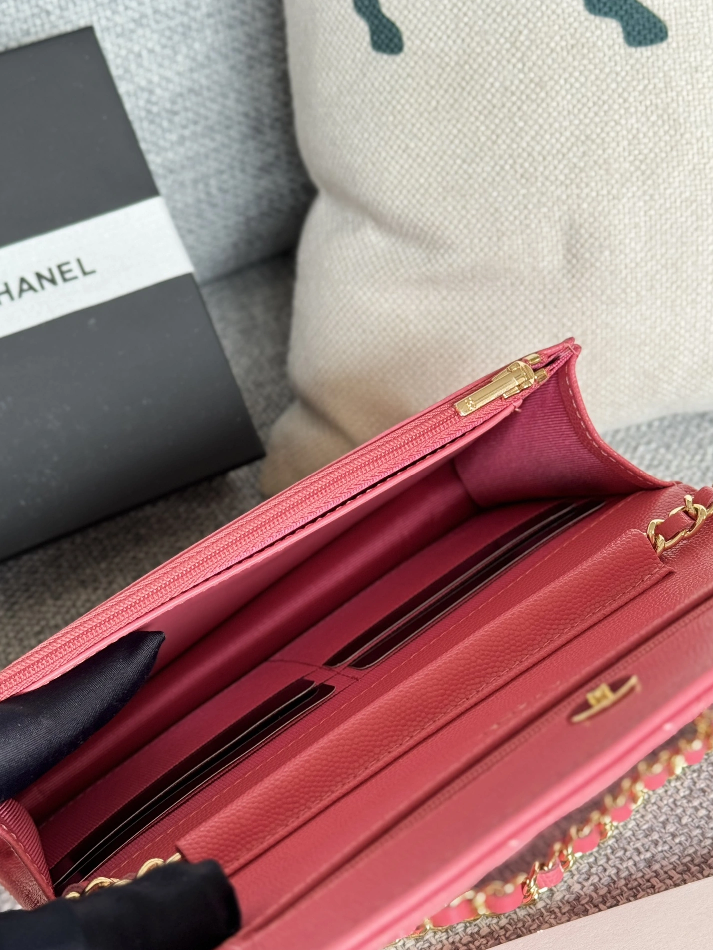 Elegant 8699 Chanel AAA Quality Messenger Bags In Gold For Women