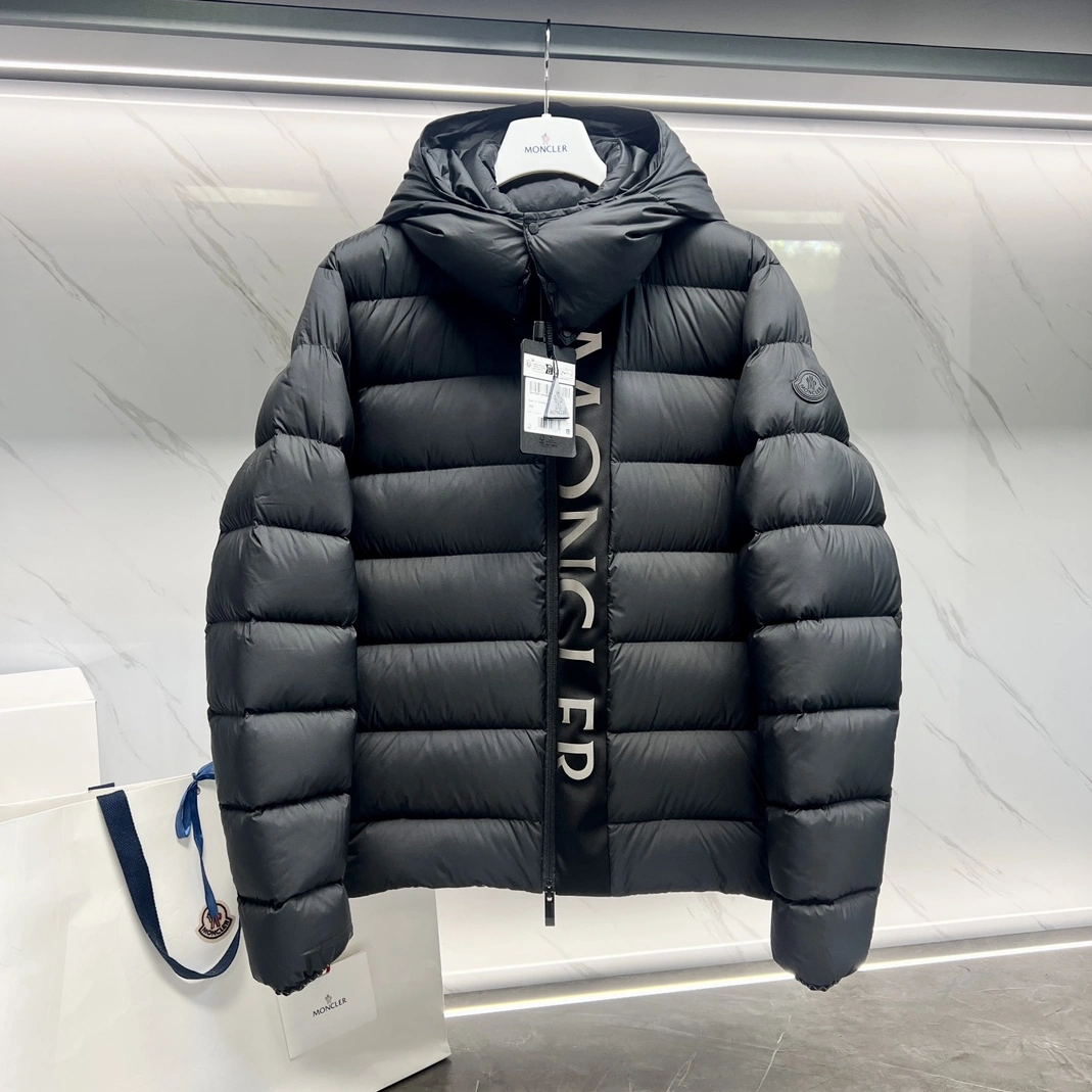 Elegant 8711 Moncler Down Feather Coat Long Sleeved For Unisex