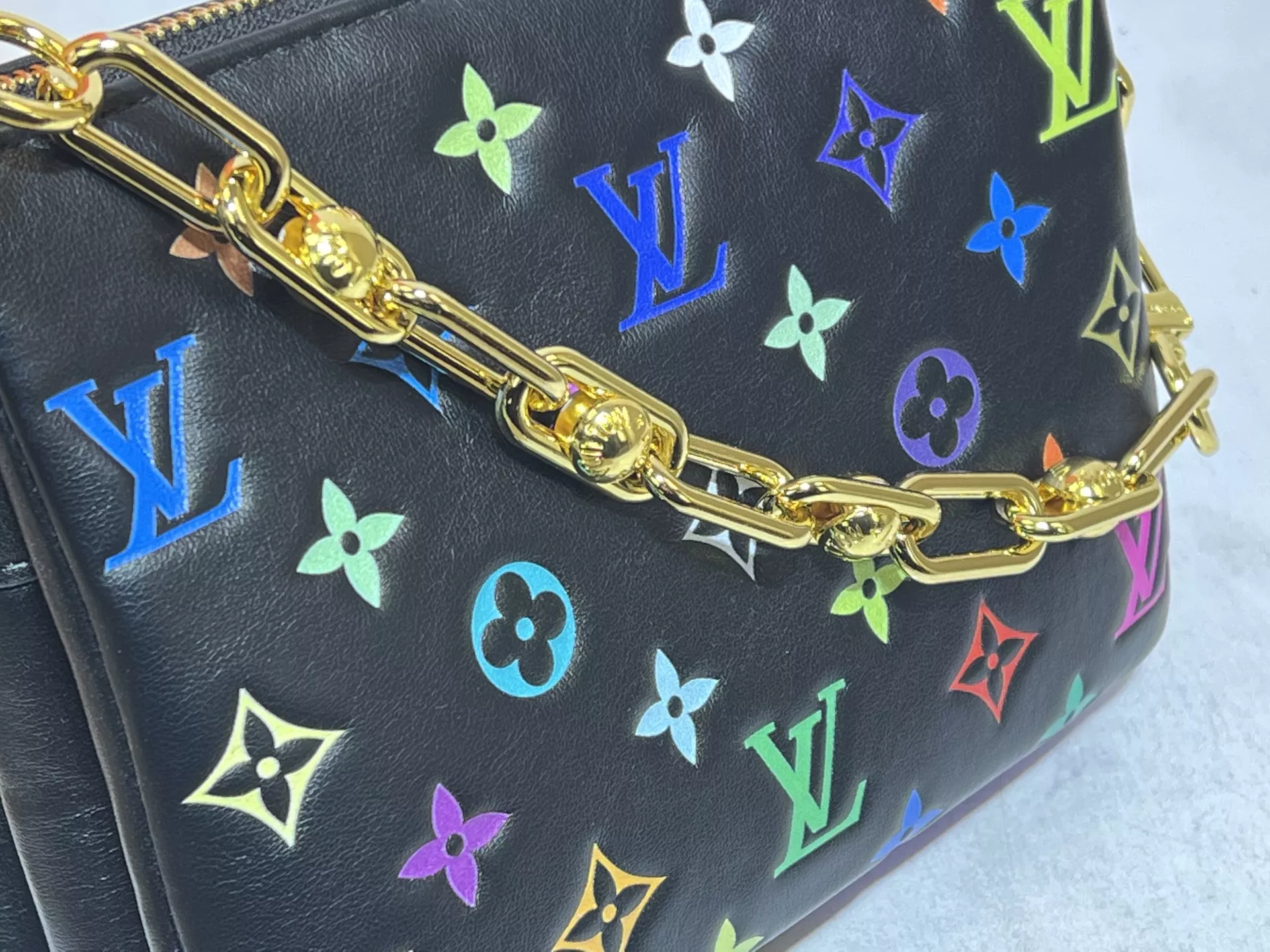 Elegant 8718 Louis Vuitton AAA Quality Messenger Bags For Women