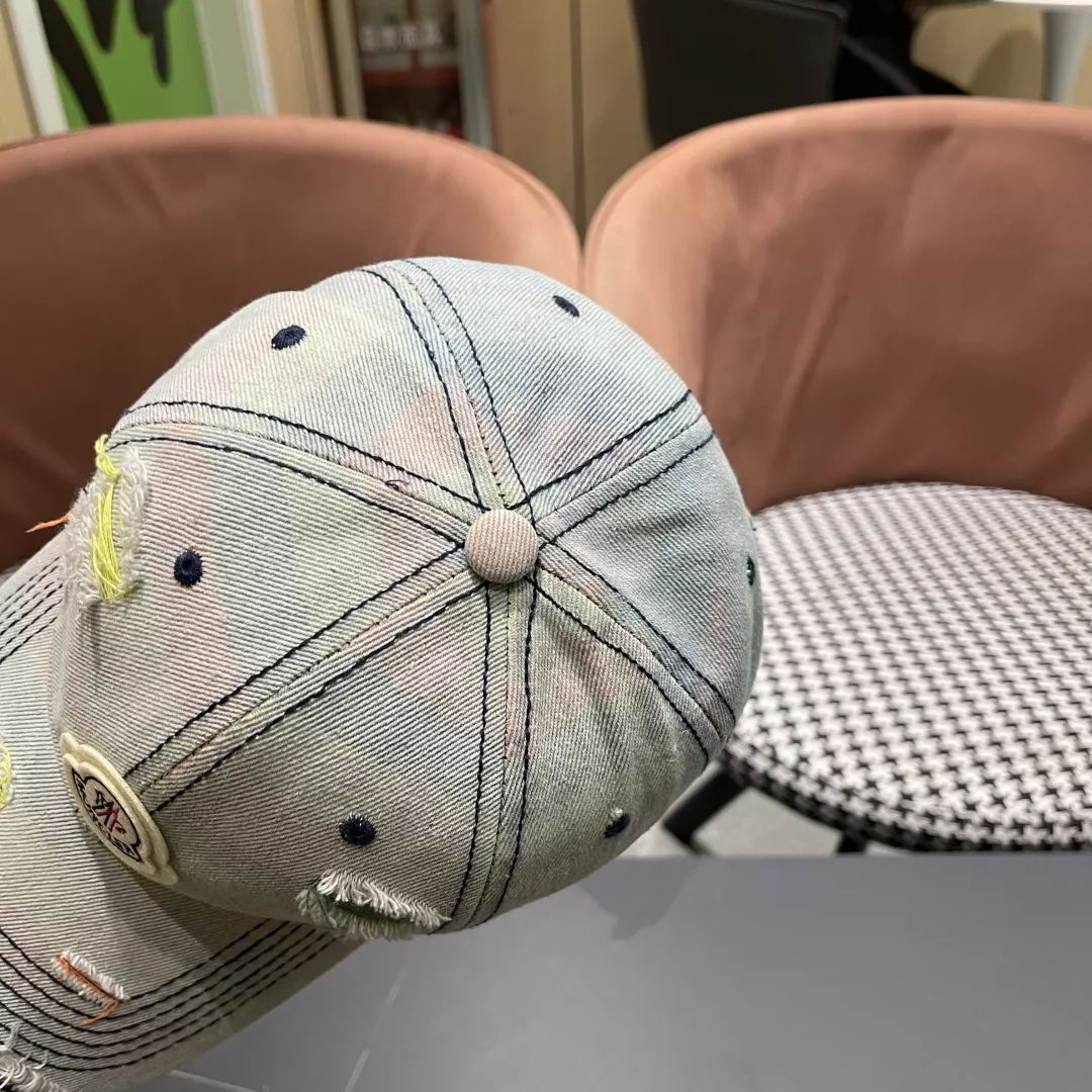 Elegant 8913 Moncler Caps