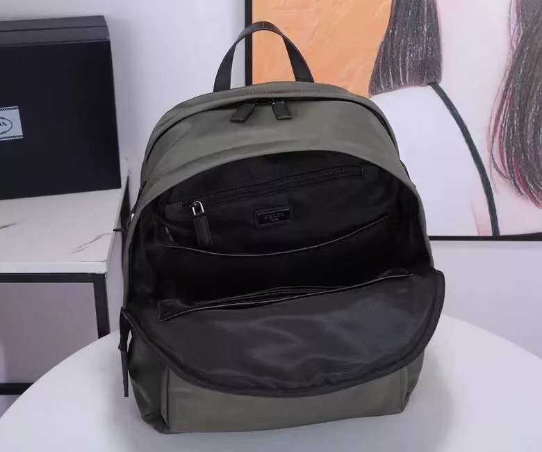 Elegant 8926 Prada AAA Man Backpacks
