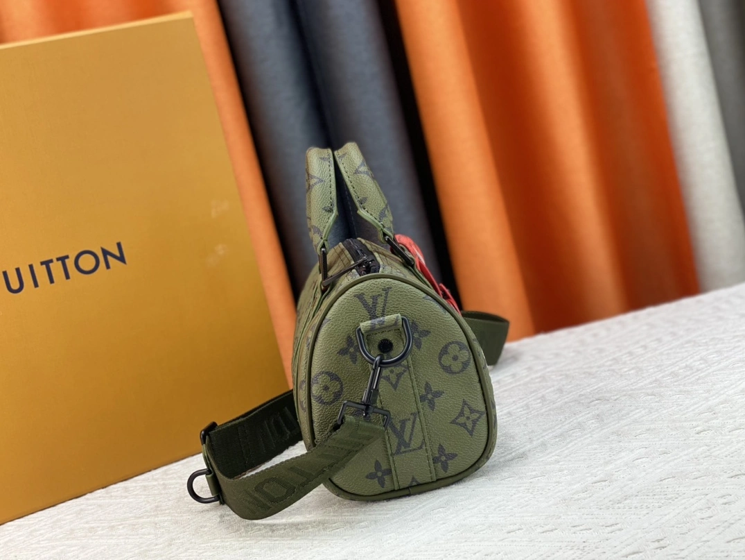Elegant 8946 Louis Vuitton AAA Quality Handbags For Women
