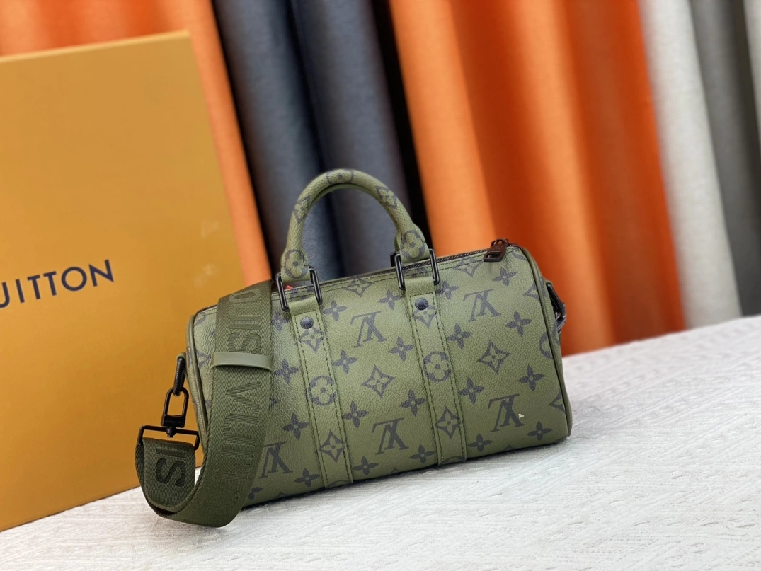 Elegant 8946 Louis Vuitton AAA Quality Handbags For Women