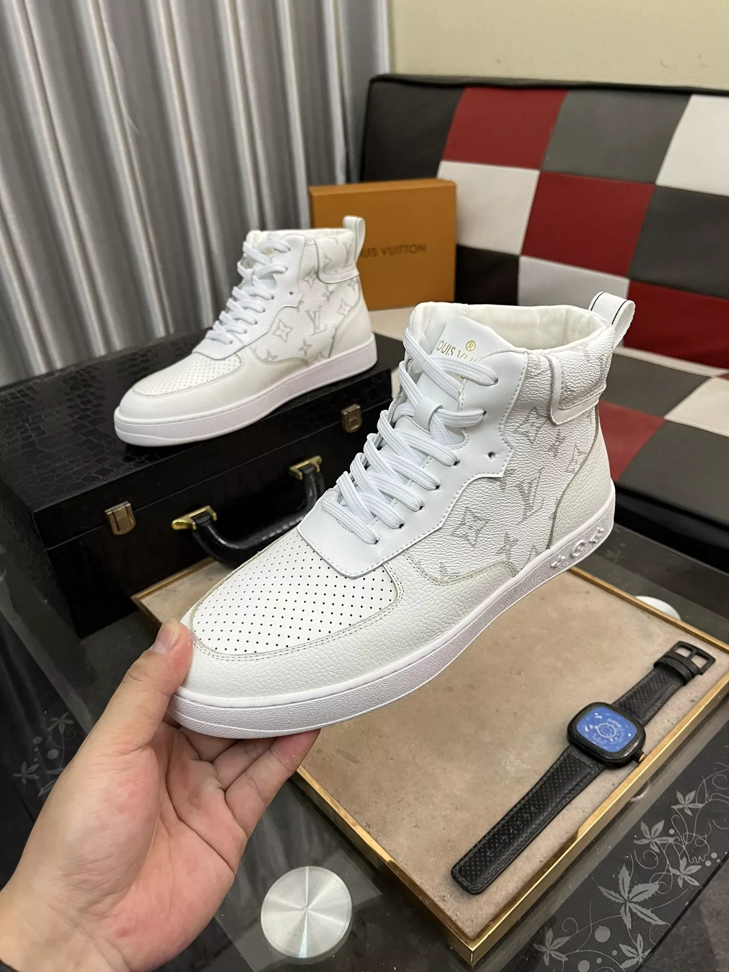 Elegant 9096 Louis Vuitton High Tops Shoes For Men