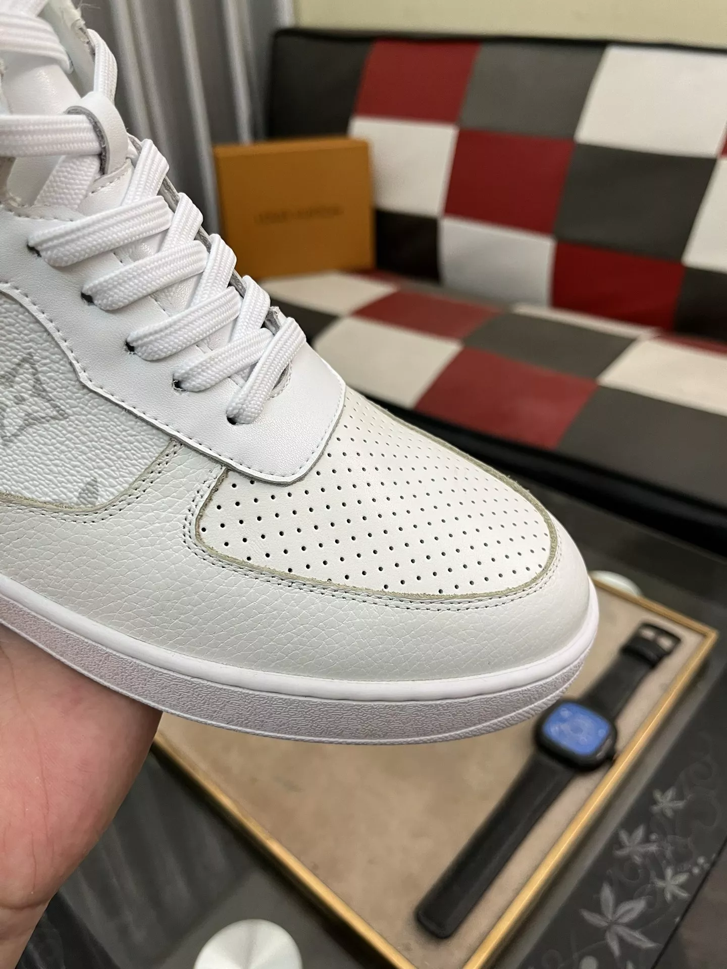 Elegant 9096 Louis Vuitton High Tops Shoes For Men