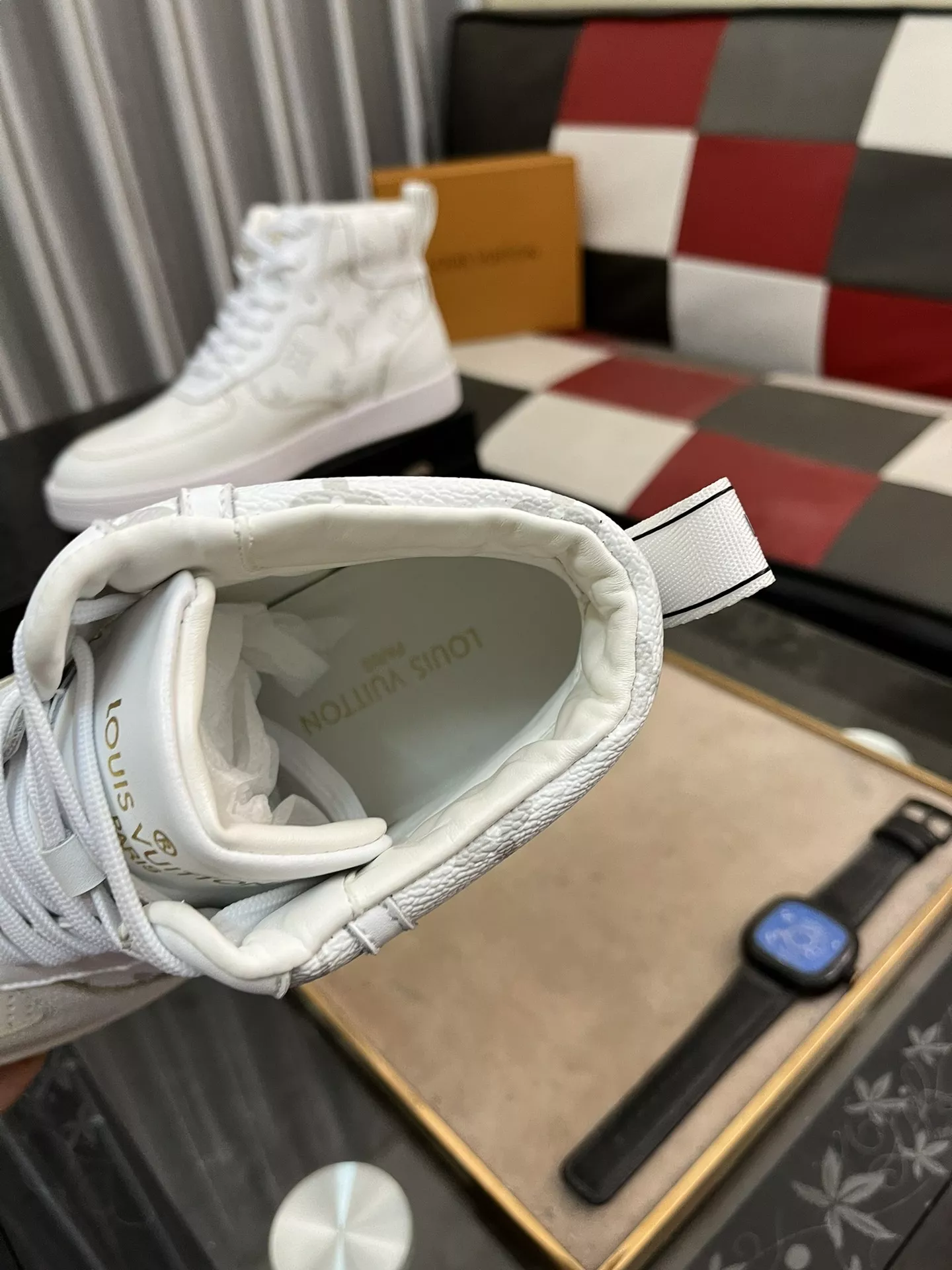 Elegant 9096 Louis Vuitton High Tops Shoes For Men