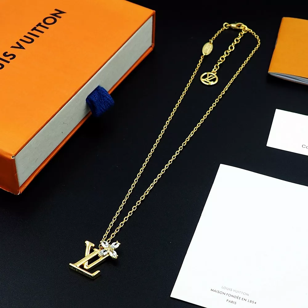 Elegant 9097 Louis Vuitton Necklaces