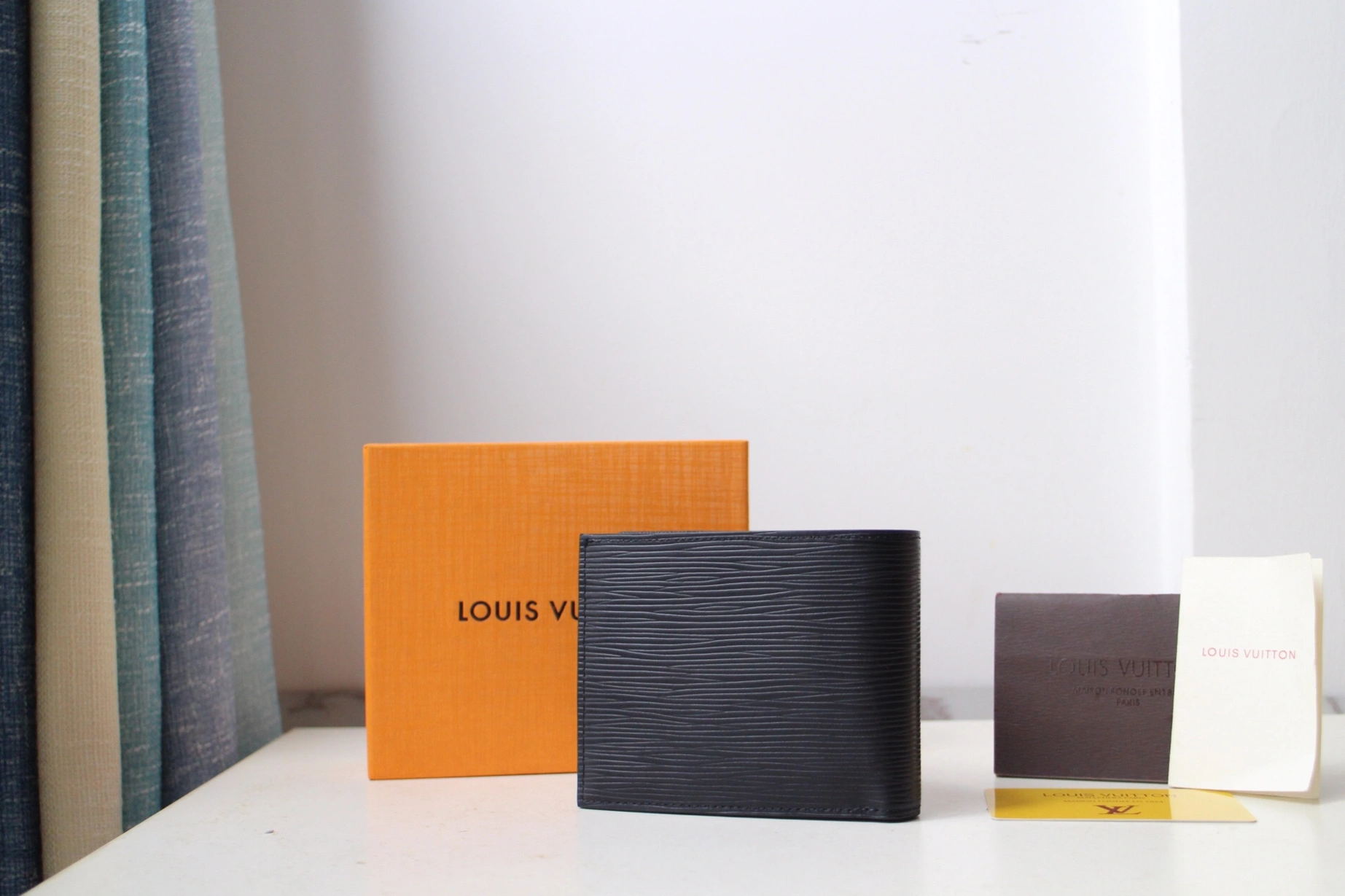 Elegant 9213 Louis Vuitton AAA Man Wallets
