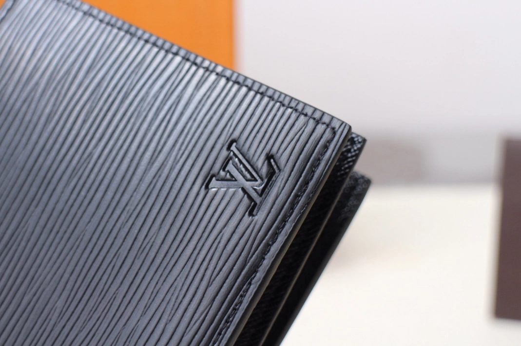 Elegant 9213 Louis Vuitton AAA Man Wallets
