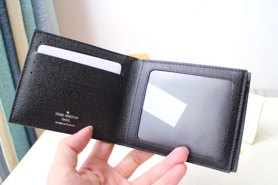 Elegant 9213 Louis Vuitton AAA Man Wallets