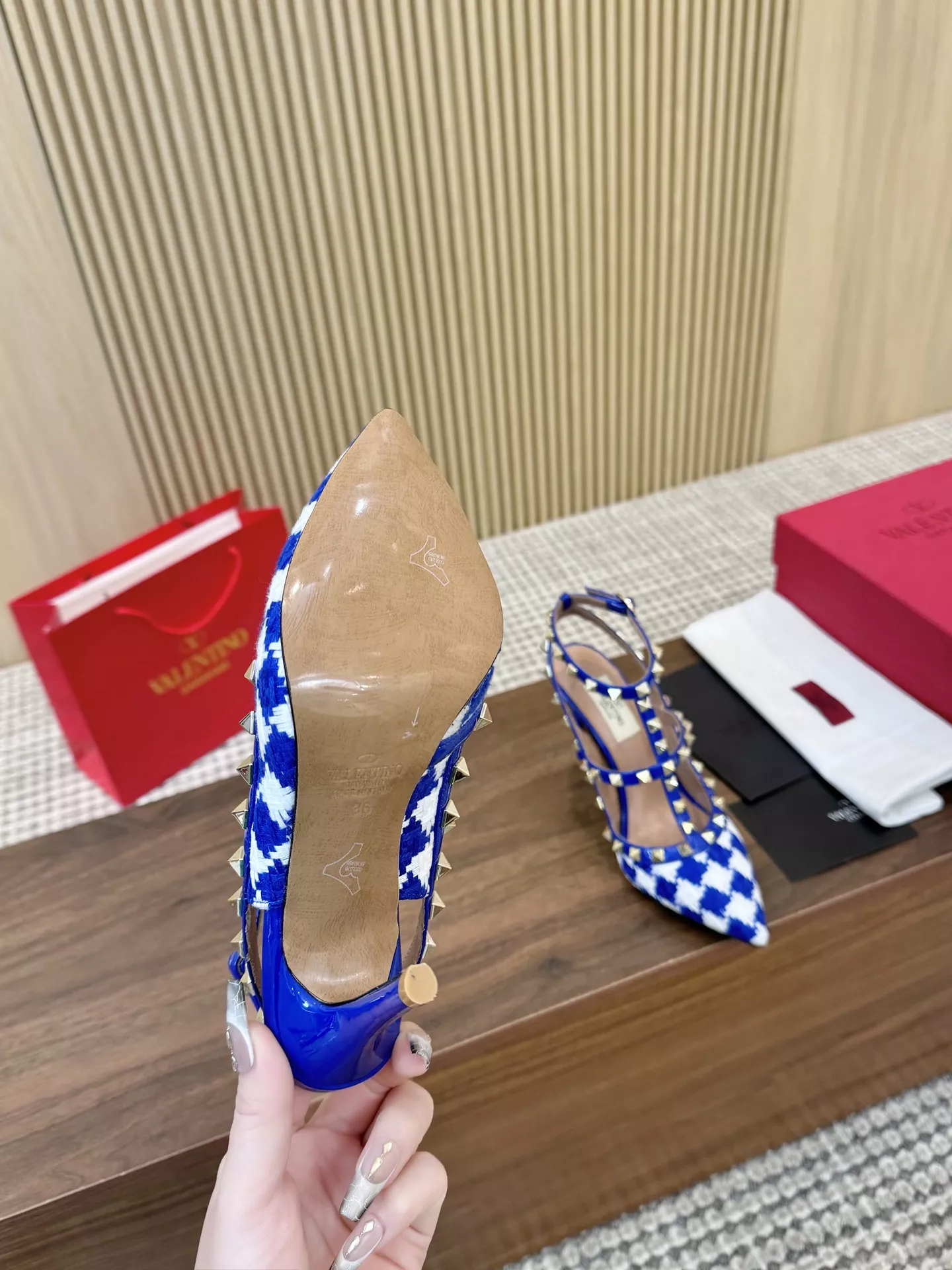 Elegant 9232 Valentino Sandal For Women