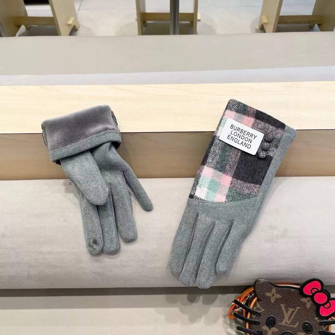 Elegant 930 Burberry Gloves